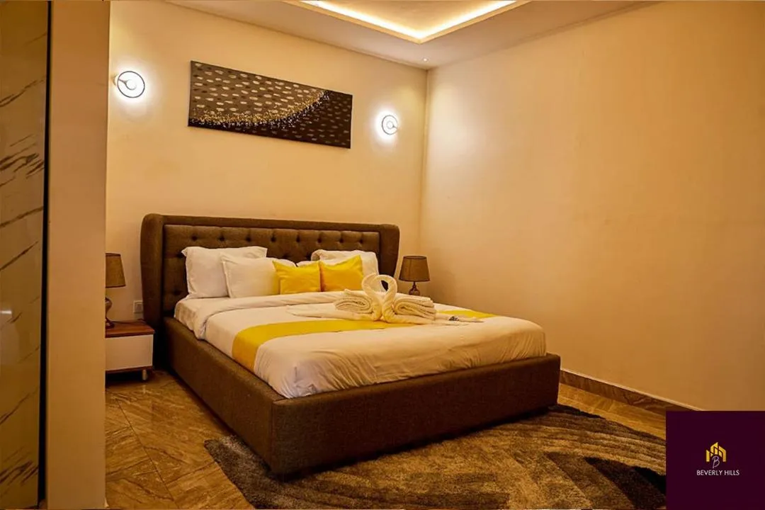 Bed in Beverly Hills Kumasi