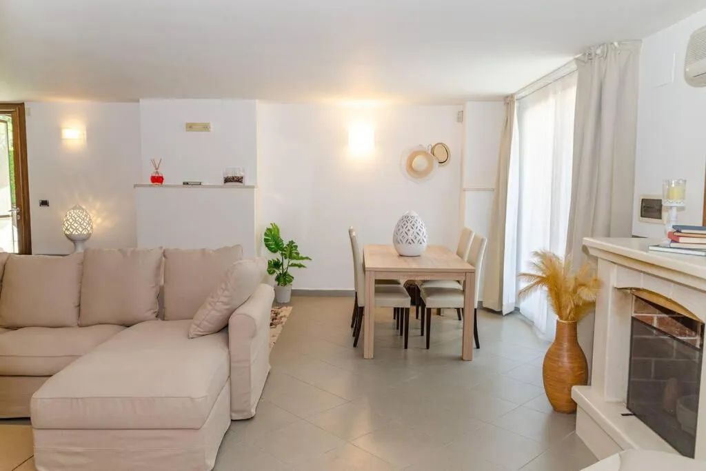 Beatrice: regal residence with wide garden