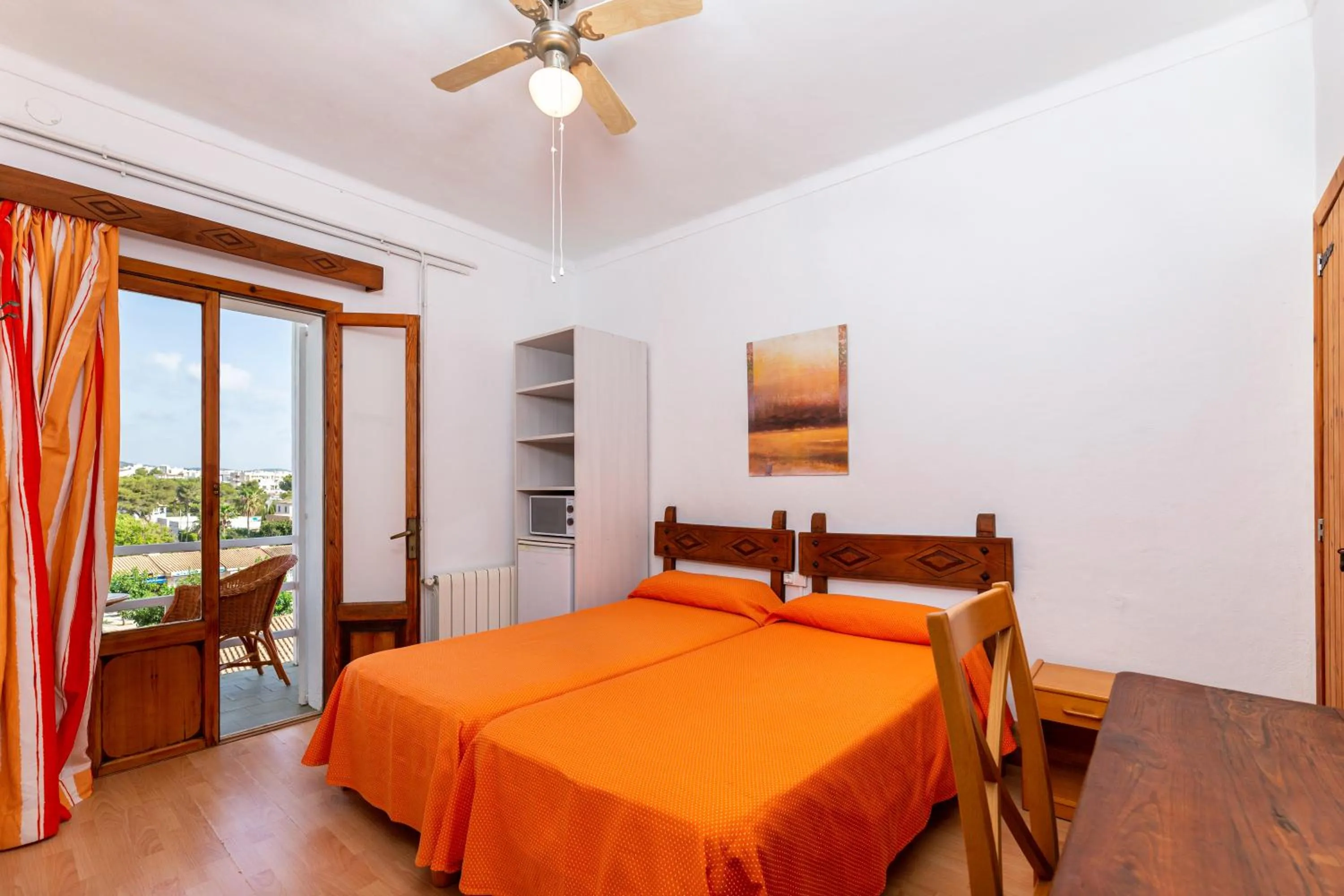 Photo of the whole room, Bed in Hostal Residencia San Francisco