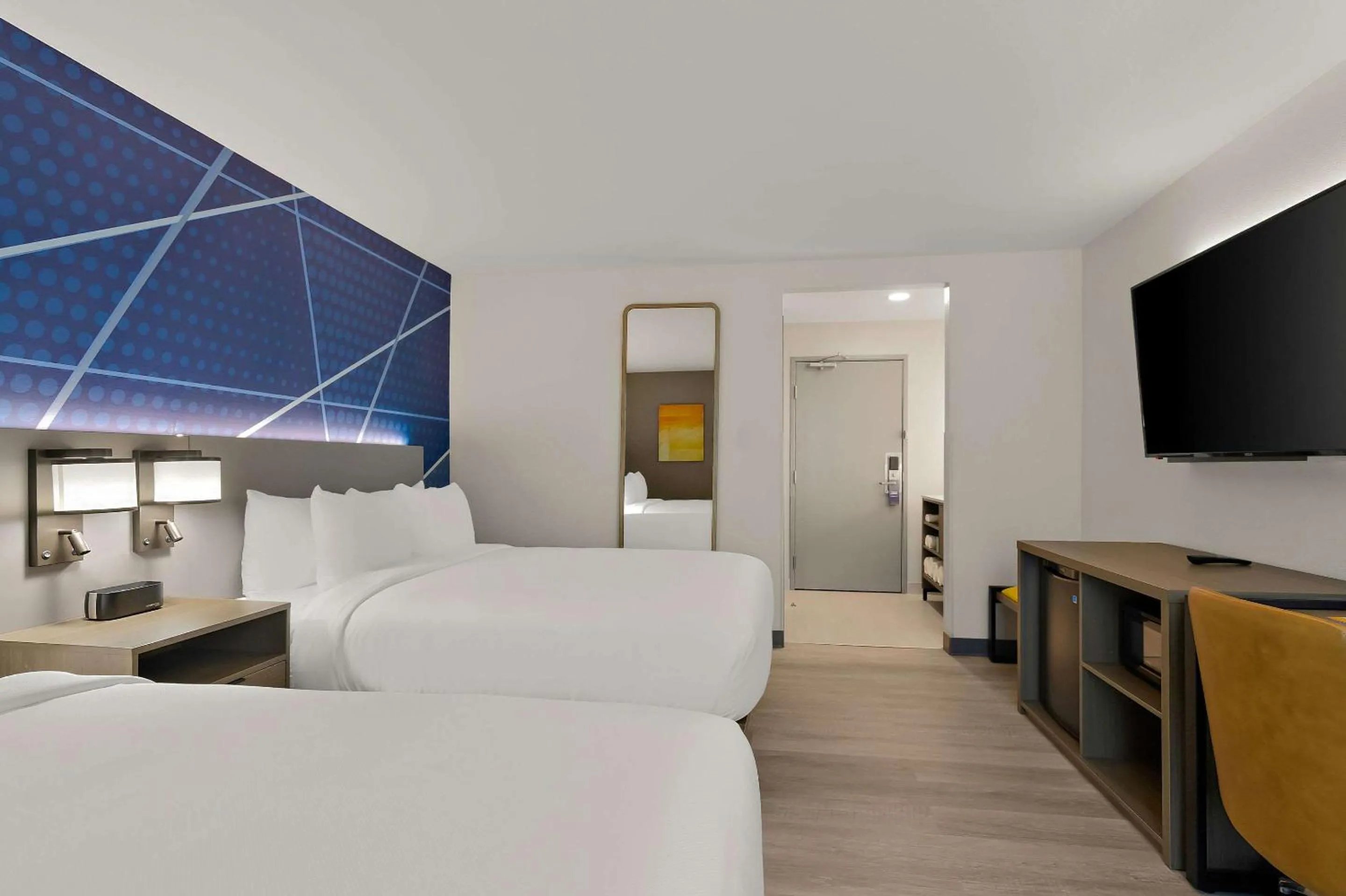 Bedroom, Bed in Baymont by Wyndham Conroe