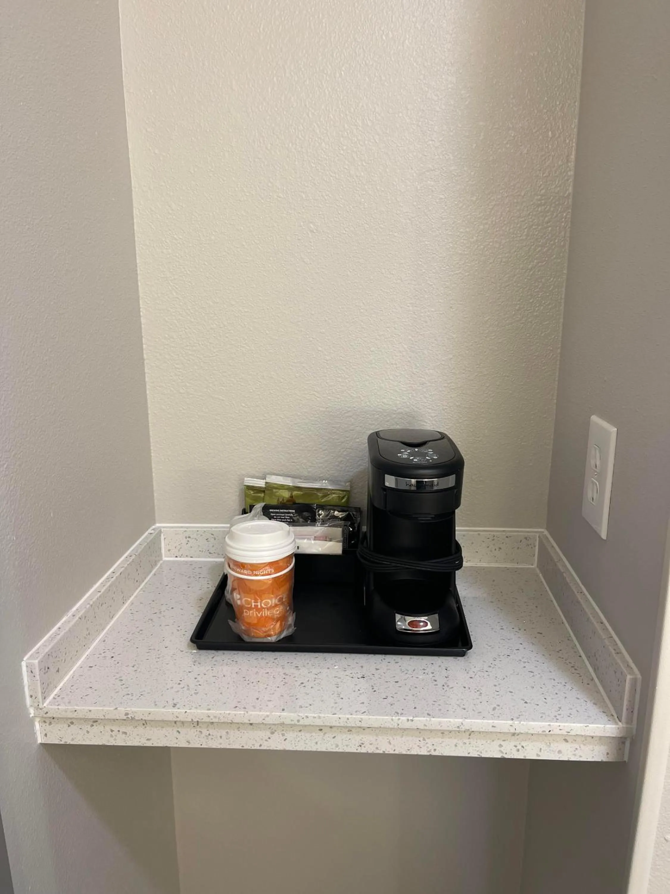 Coffee/tea facilities in Baymont by Wyndham Conroe
