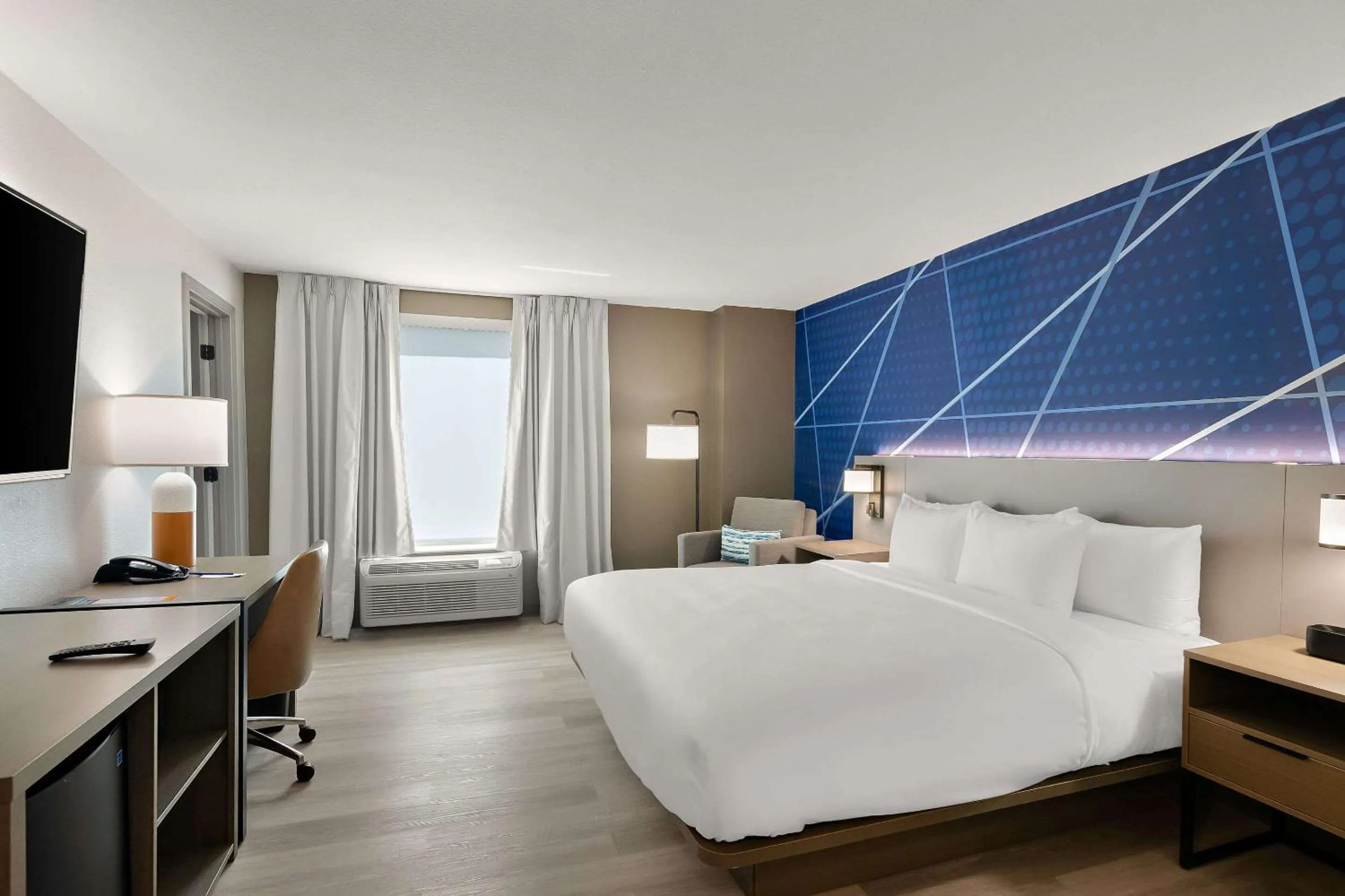 Bedroom, Bed in Baymont by Wyndham Conroe