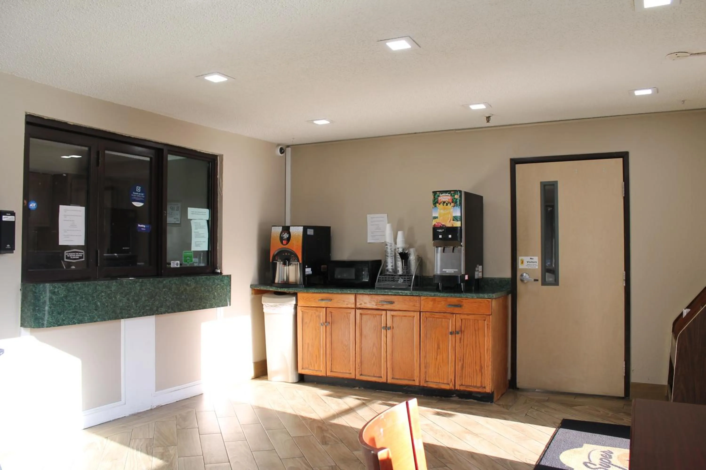 Breakfast in Super 8 by Wyndham Greensboro/Coliseum/Conv.