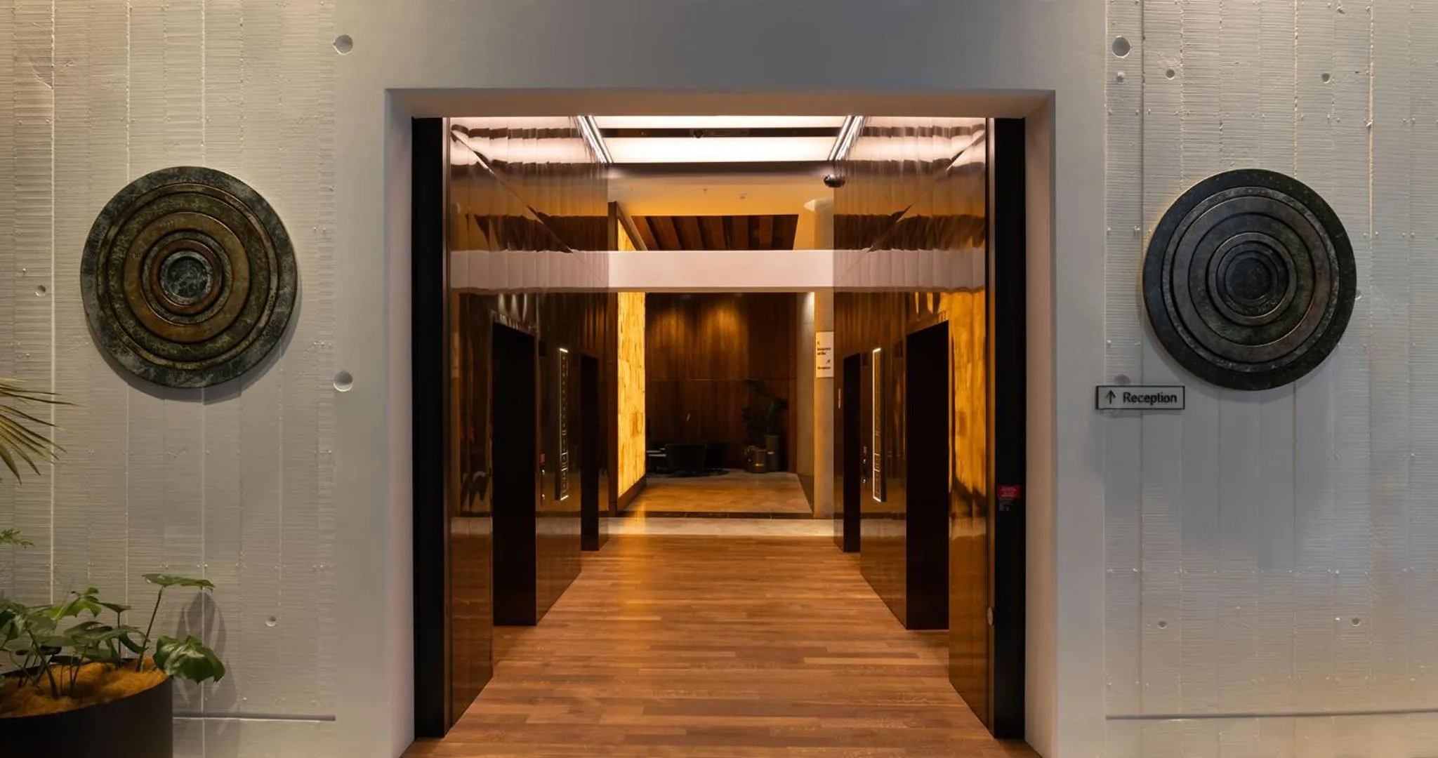 elevator in Horizon by SkyCity