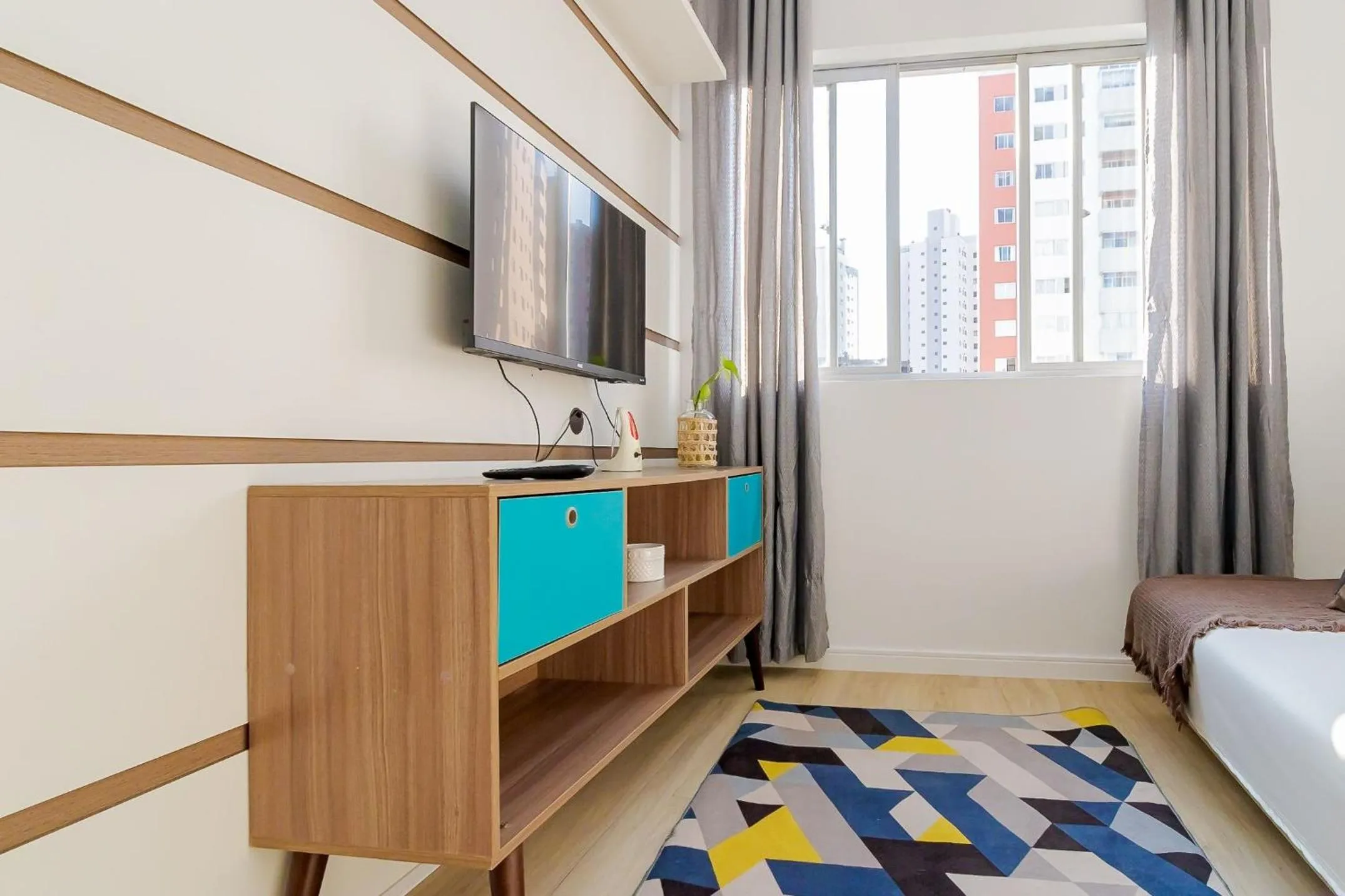 Living room, Bed in Prédio fantástico no bairro mais requisitado de Curitiba