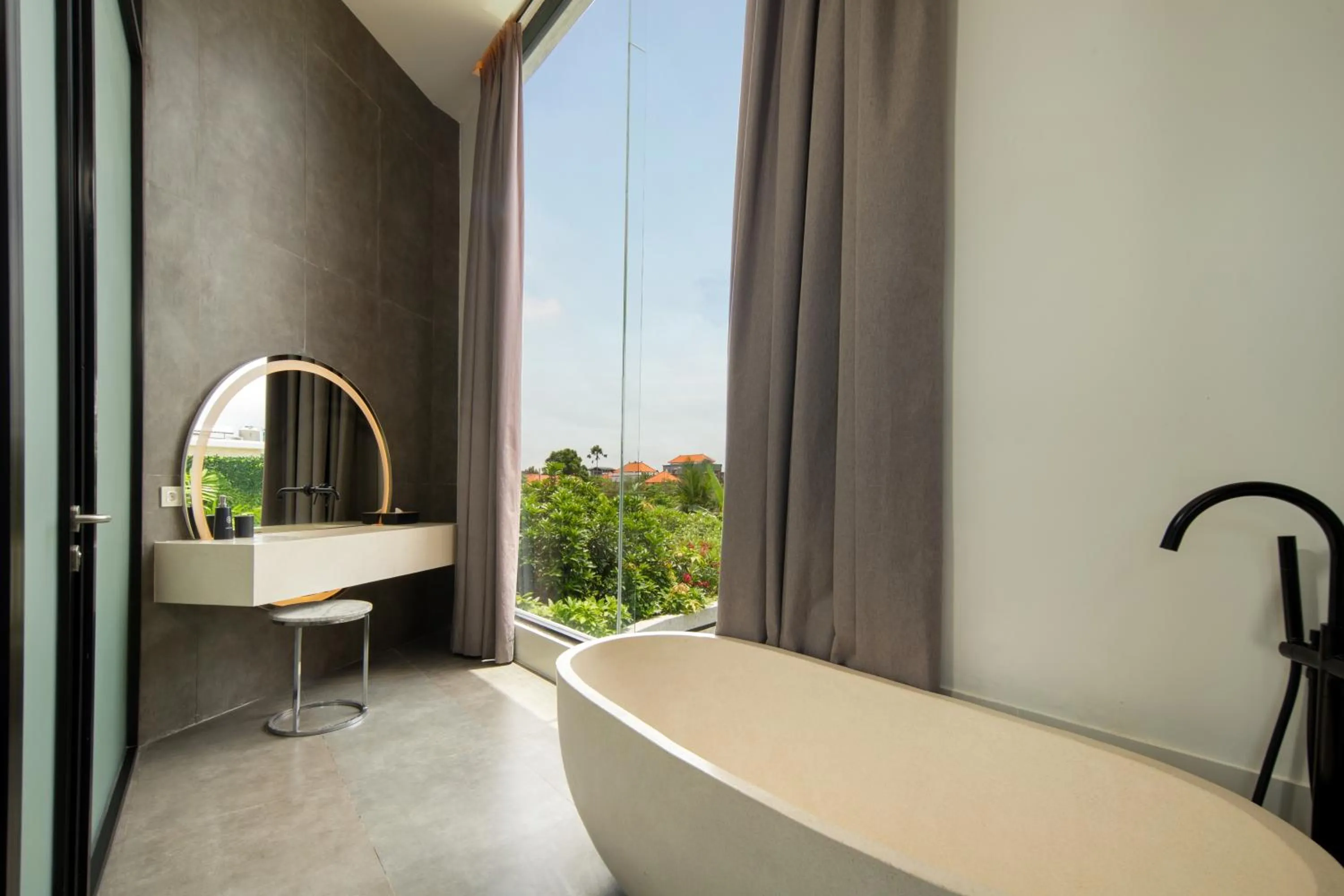 Bath in Alex Villas Complex N2