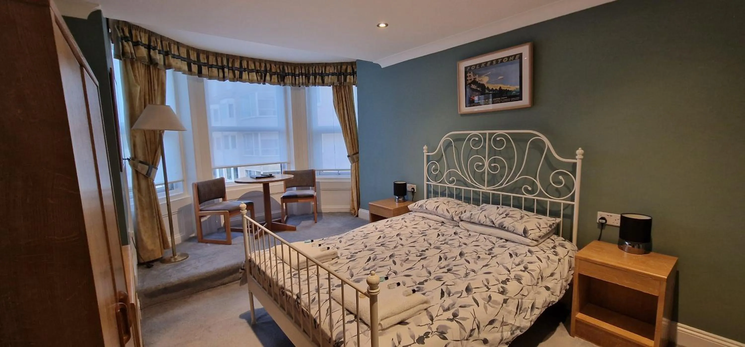 Photo of the whole room, Bed in The Portland Hotel