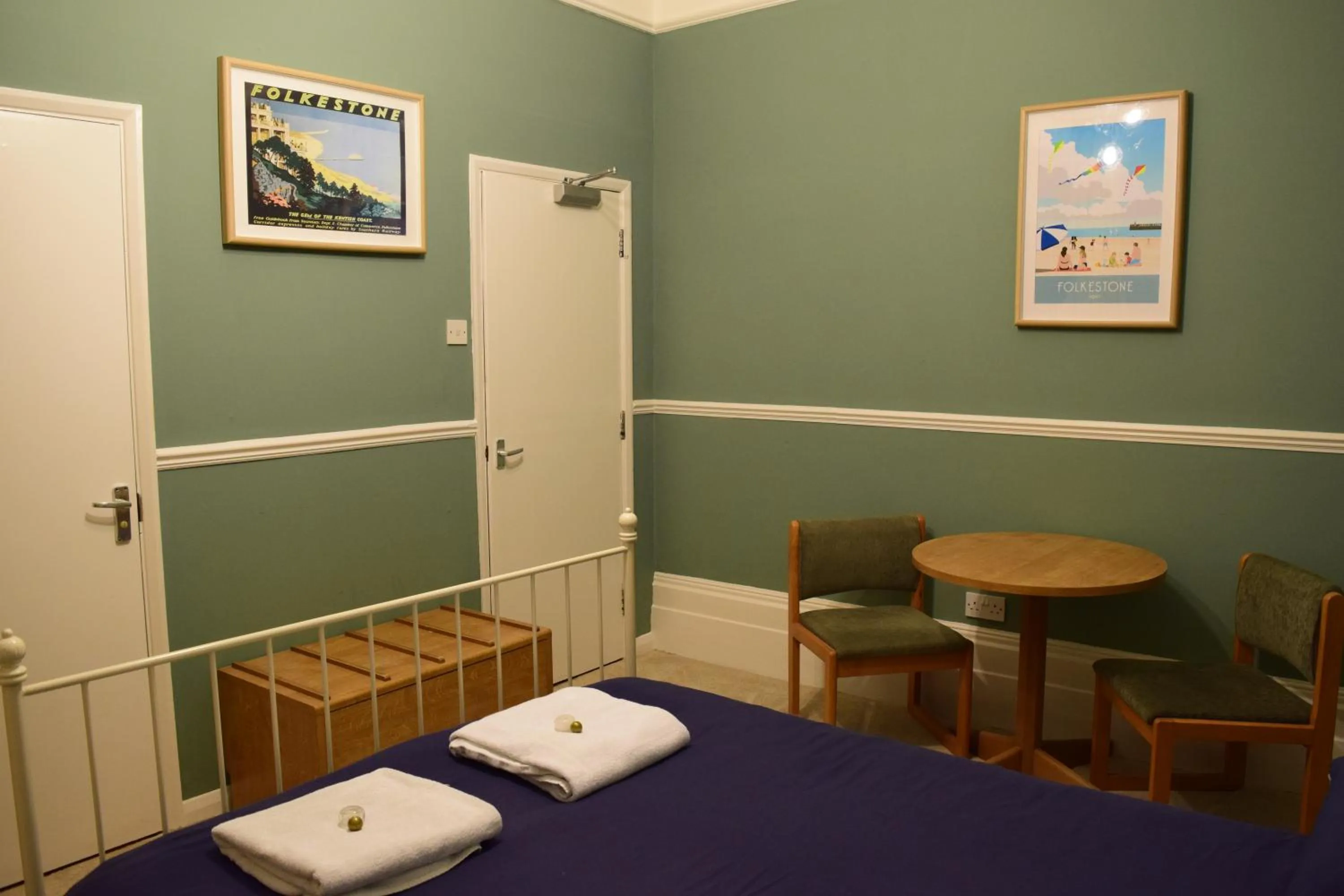 Photo of the whole room, Bed in The Portland Hotel