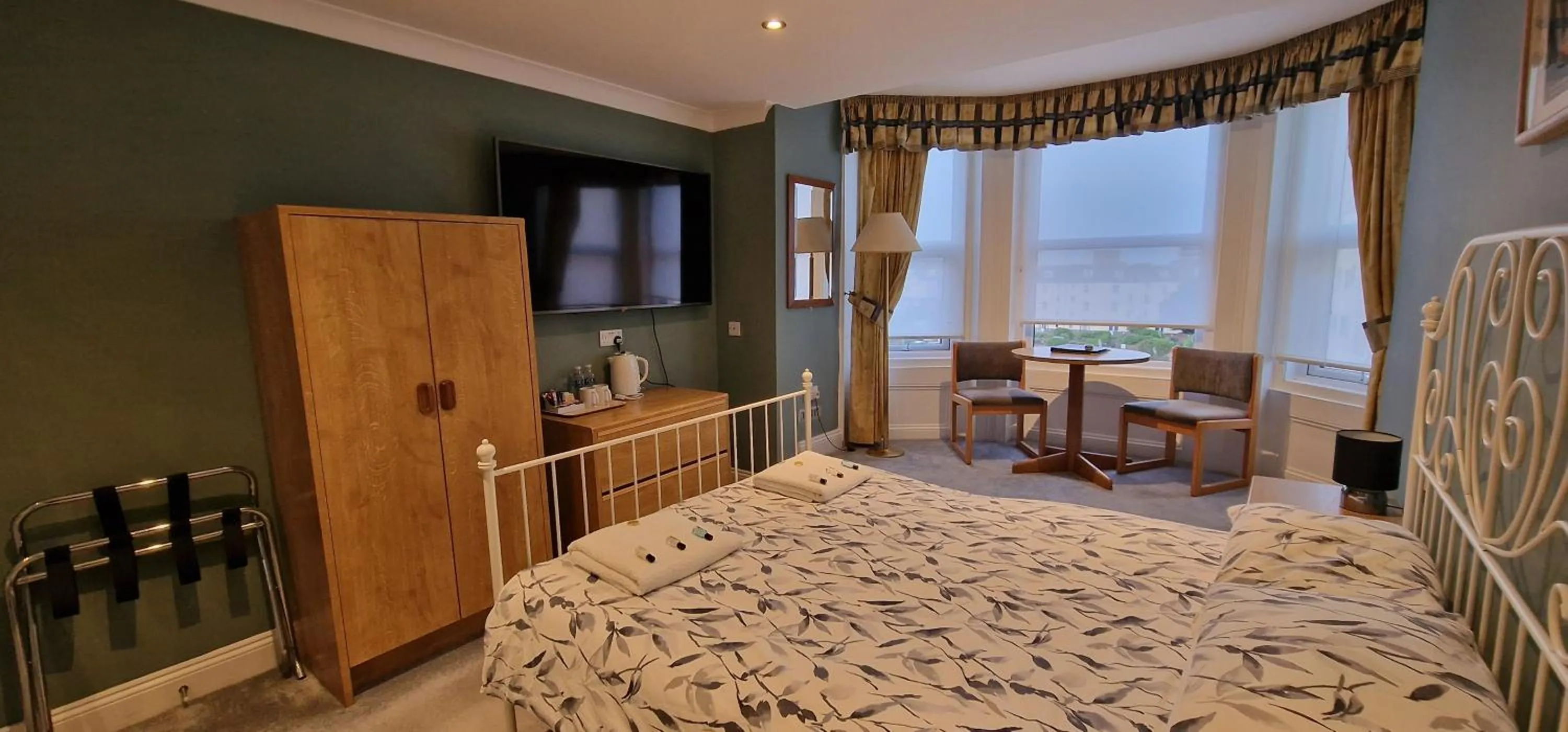 Photo of the whole room, Bed in The Portland Hotel