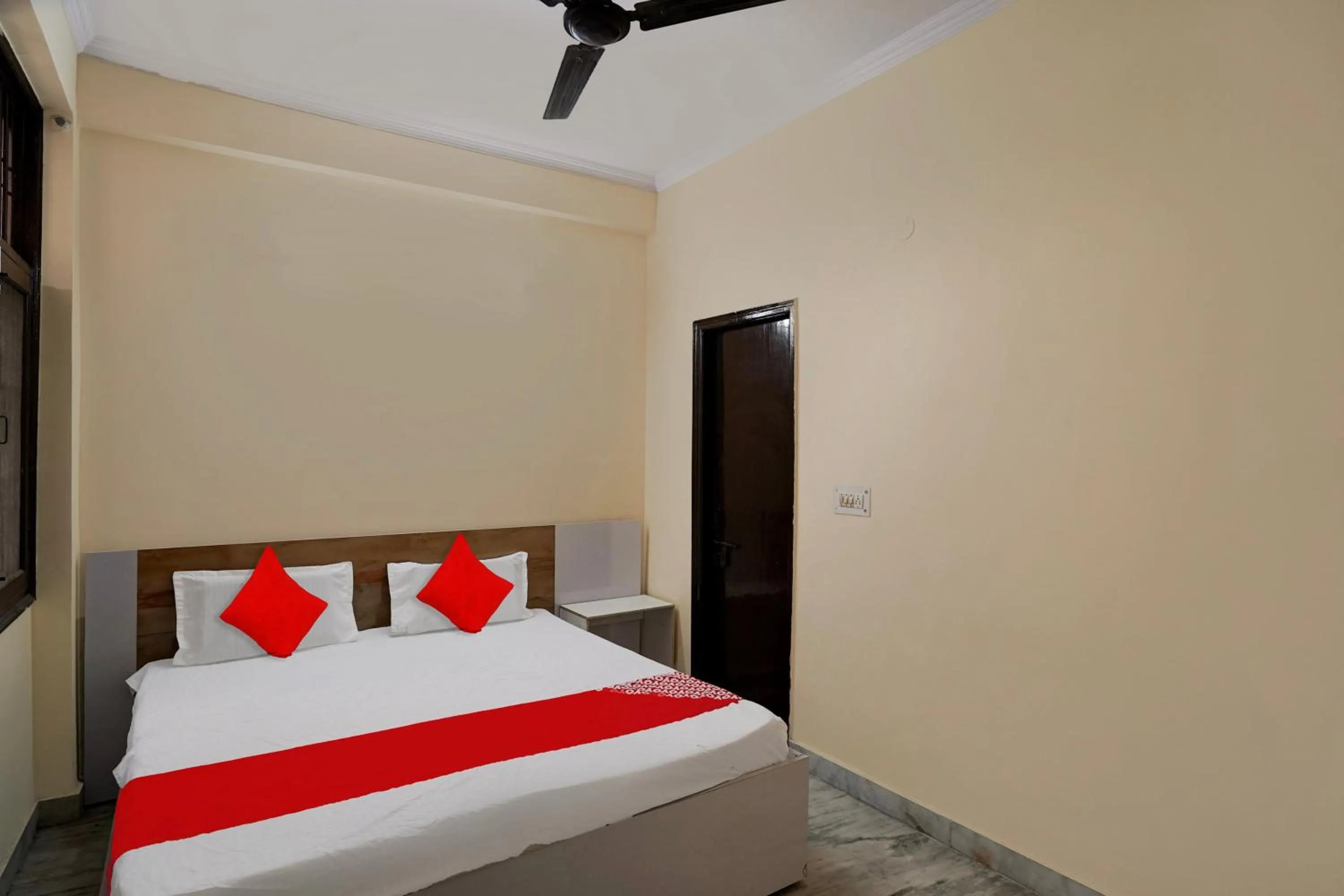 Bedroom, Bed in Hotel O The Pacific Hotel Parade Ground