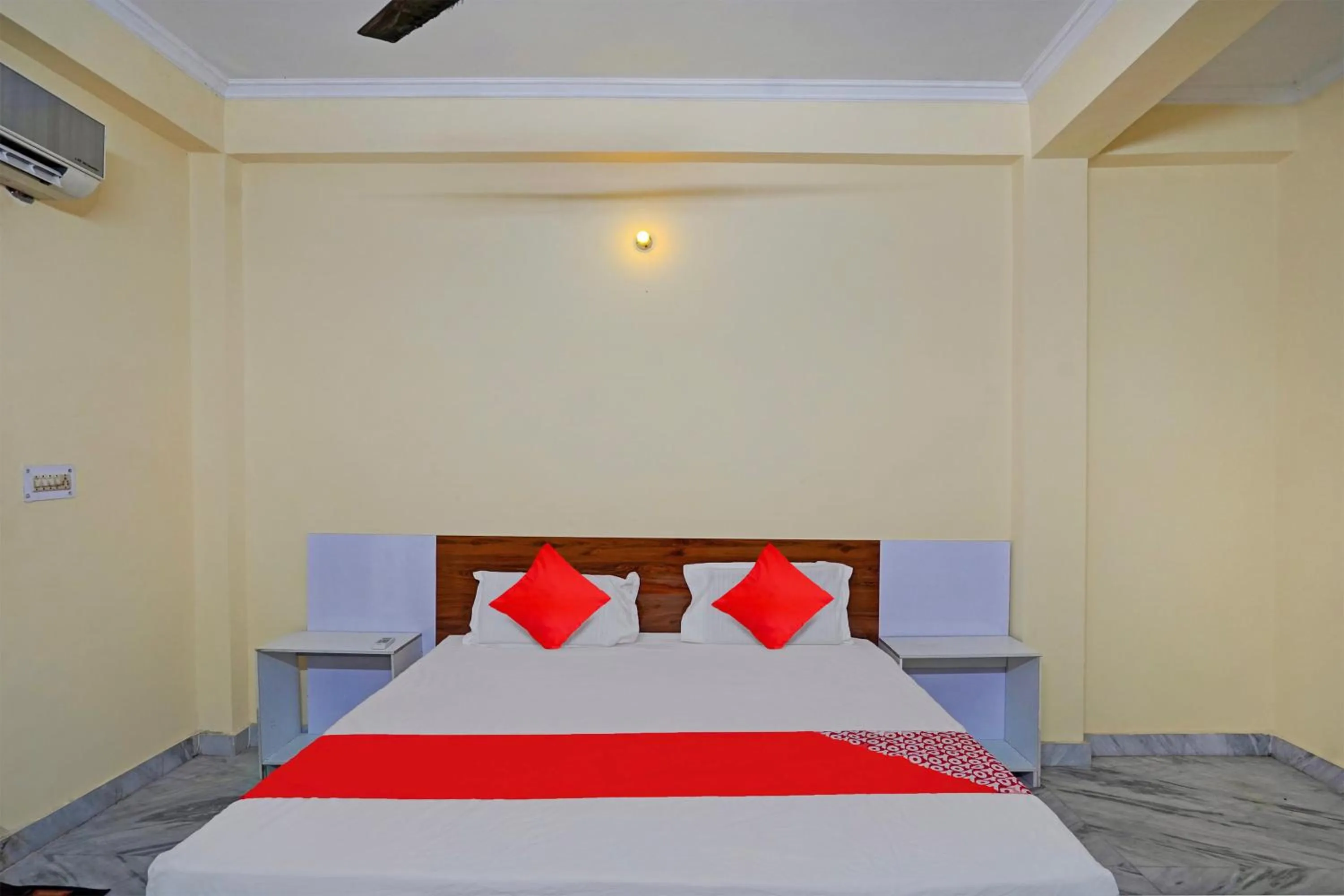 Bedroom, Bed in Hotel O The Pacific Hotel Parade Ground