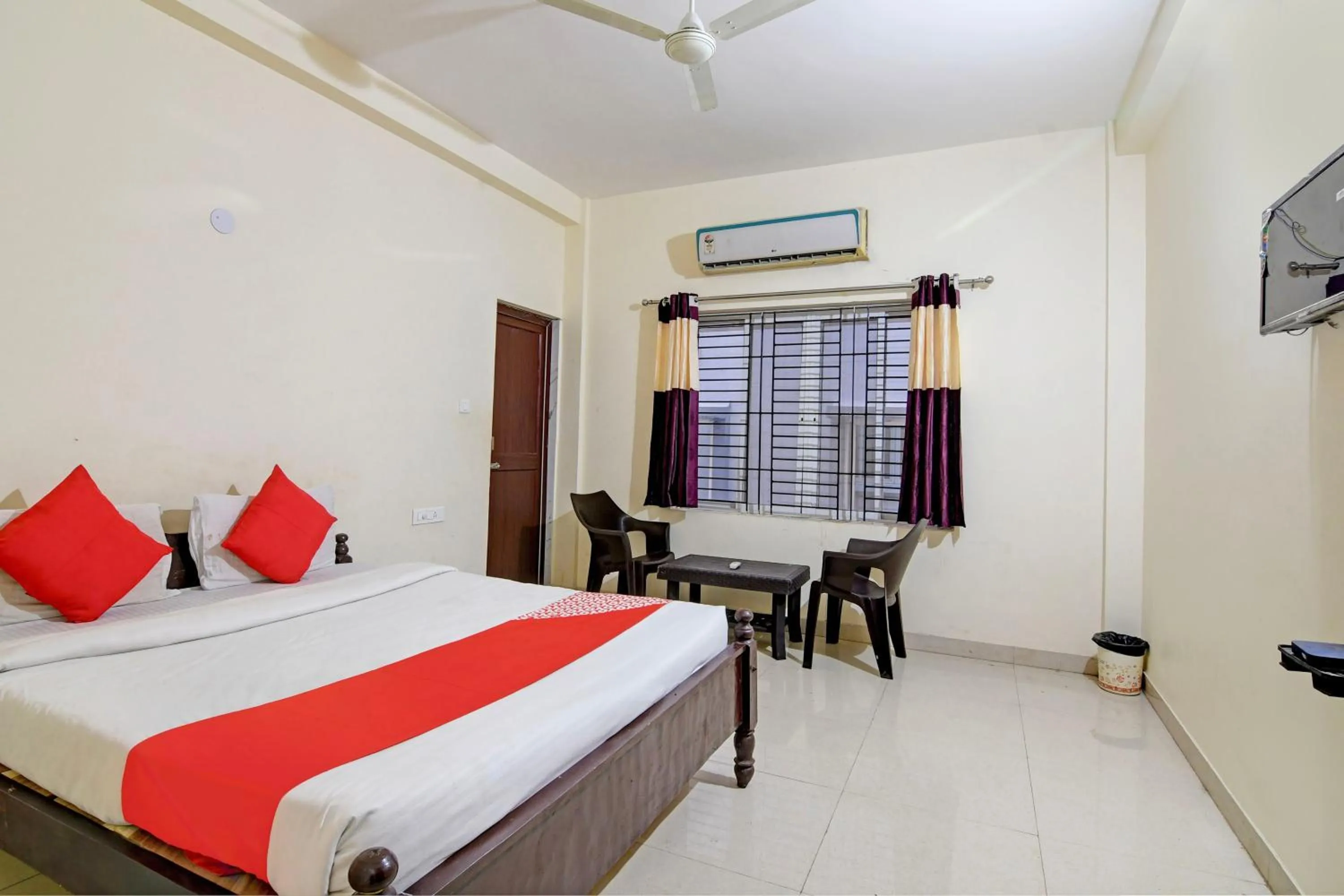 Lobby or reception, Bed in Hotel O Swiss Stay