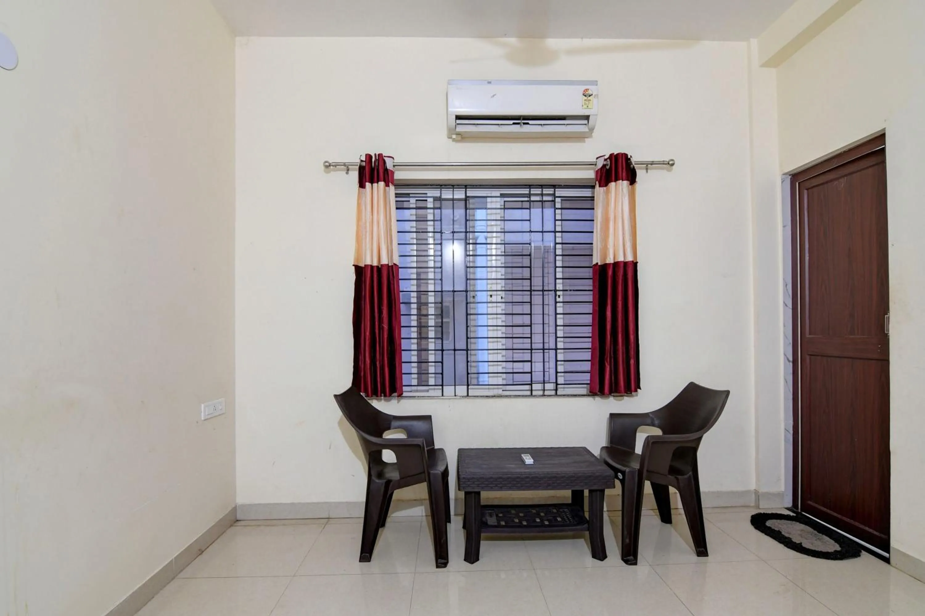 Bedroom in Hotel O Swiss stay