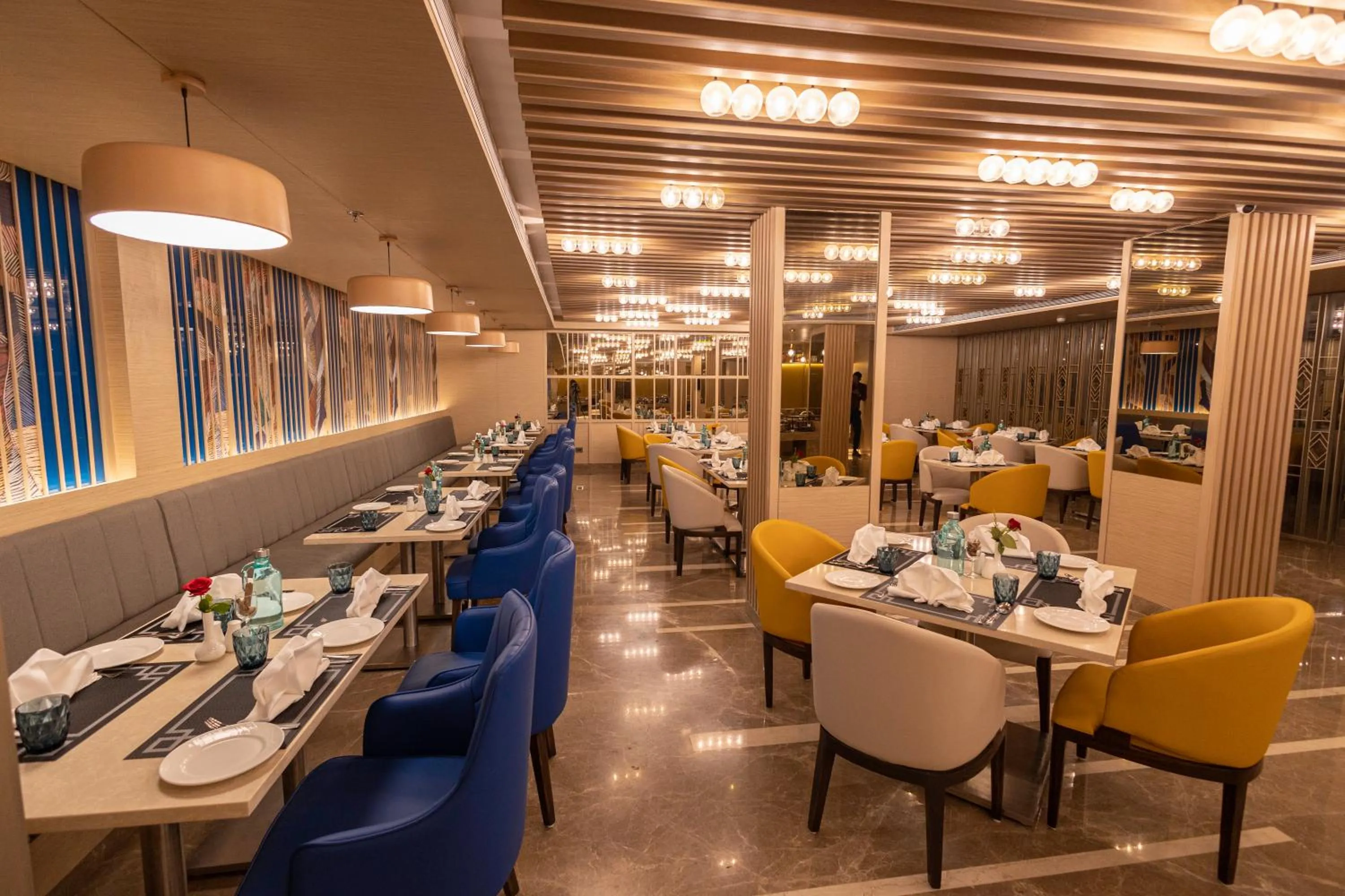 Restaurant/places to eat in Golden Tulip Bhopal