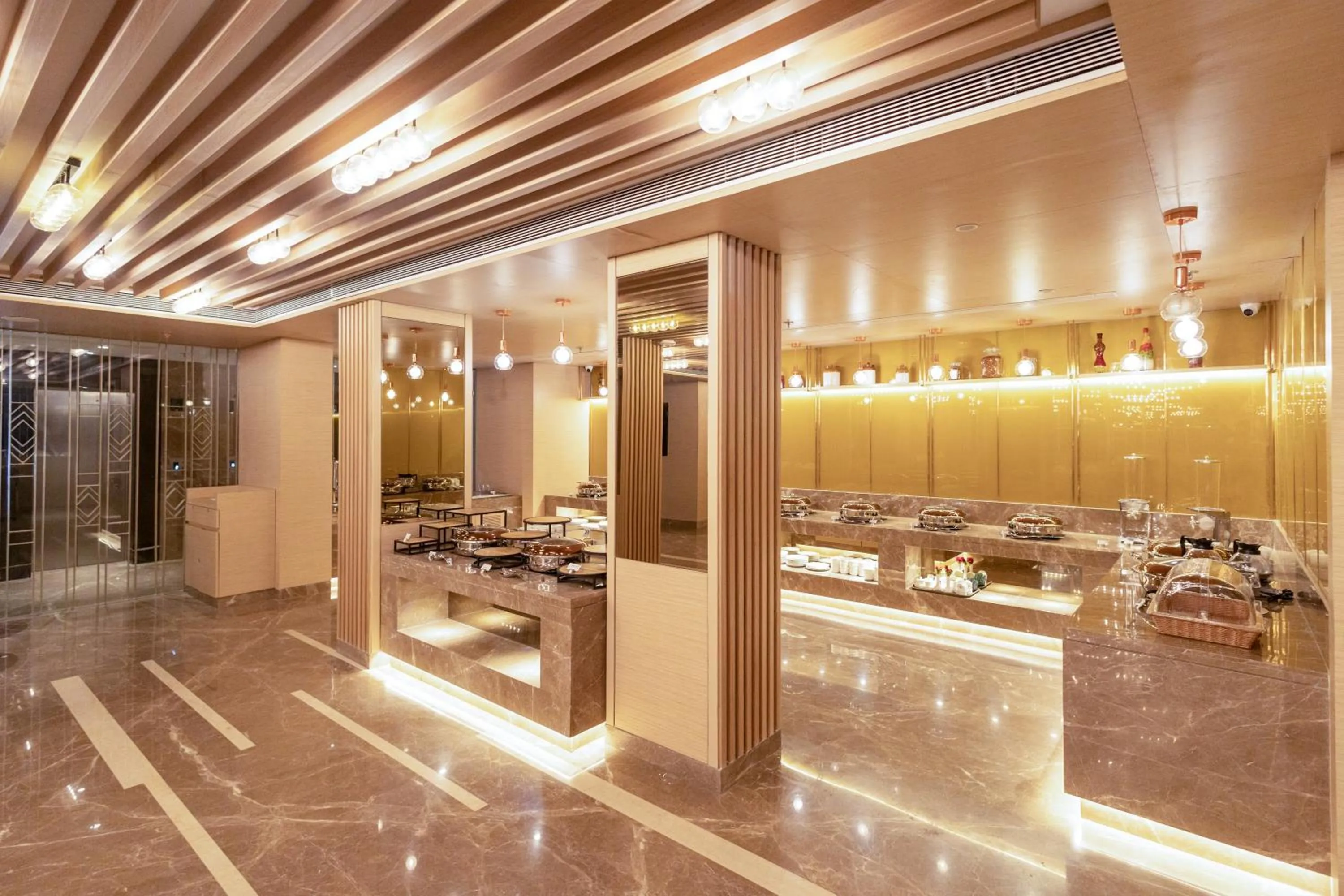 Restaurant/places to eat in Golden Tulip Bhopal