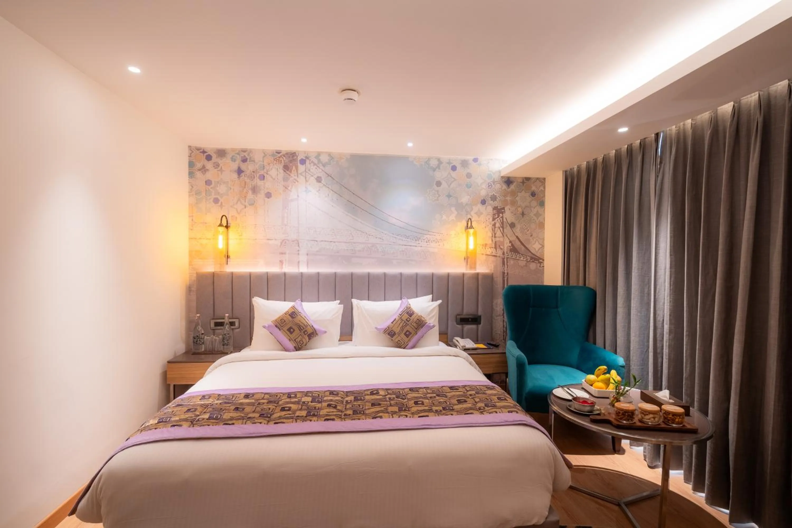 Bed in Golden Tulip Bhopal