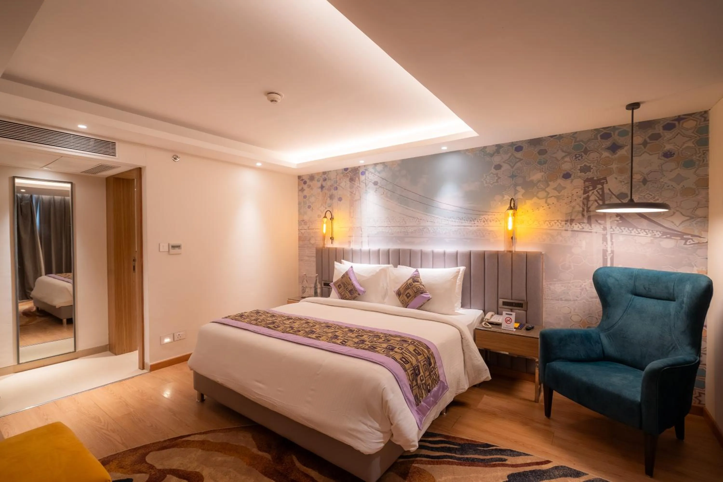 Bedroom, Bed in Golden Tulip Bhopal