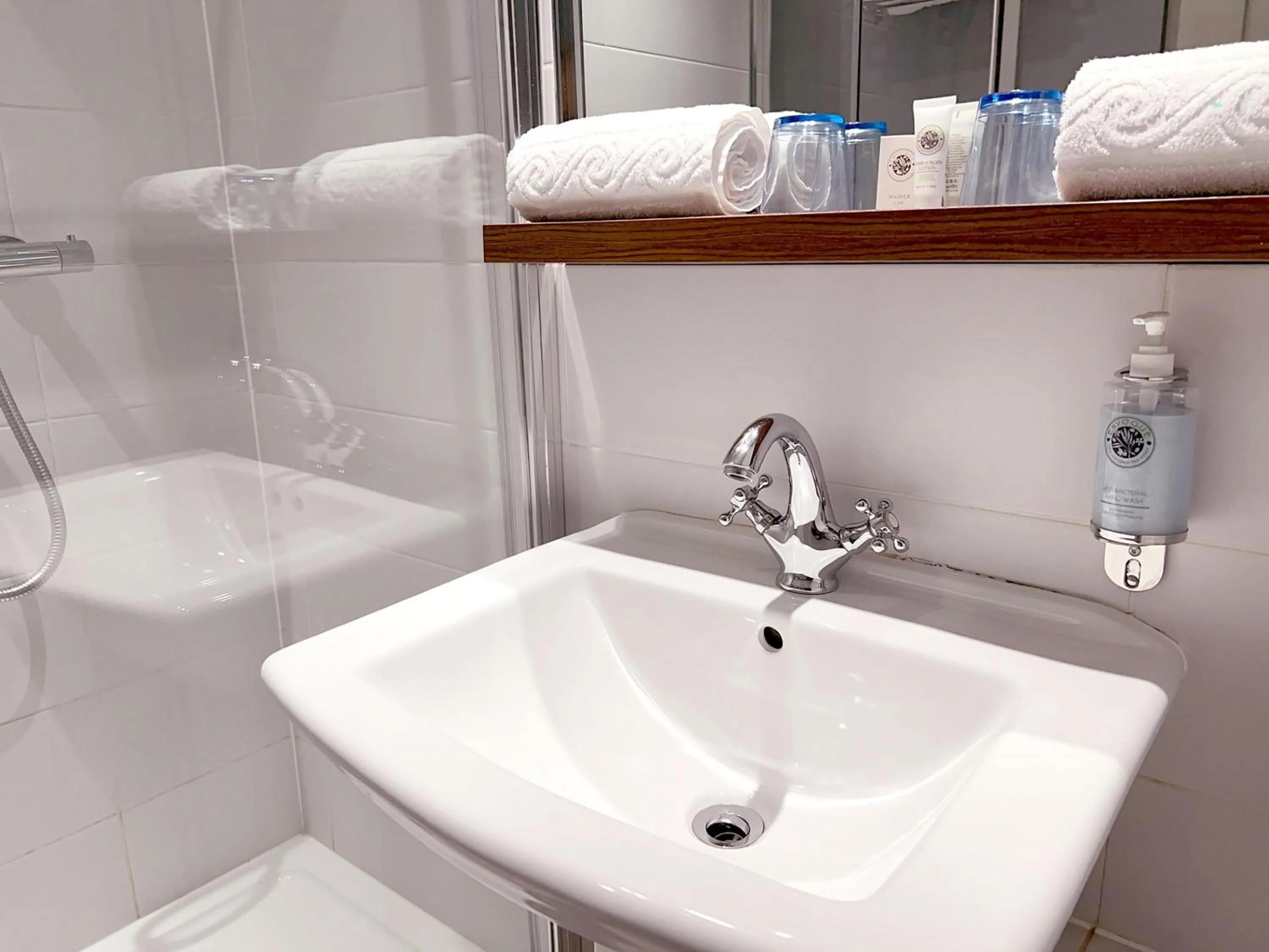 Bathroom in The View Hotel Folkestone, a member of Radisson Individuals