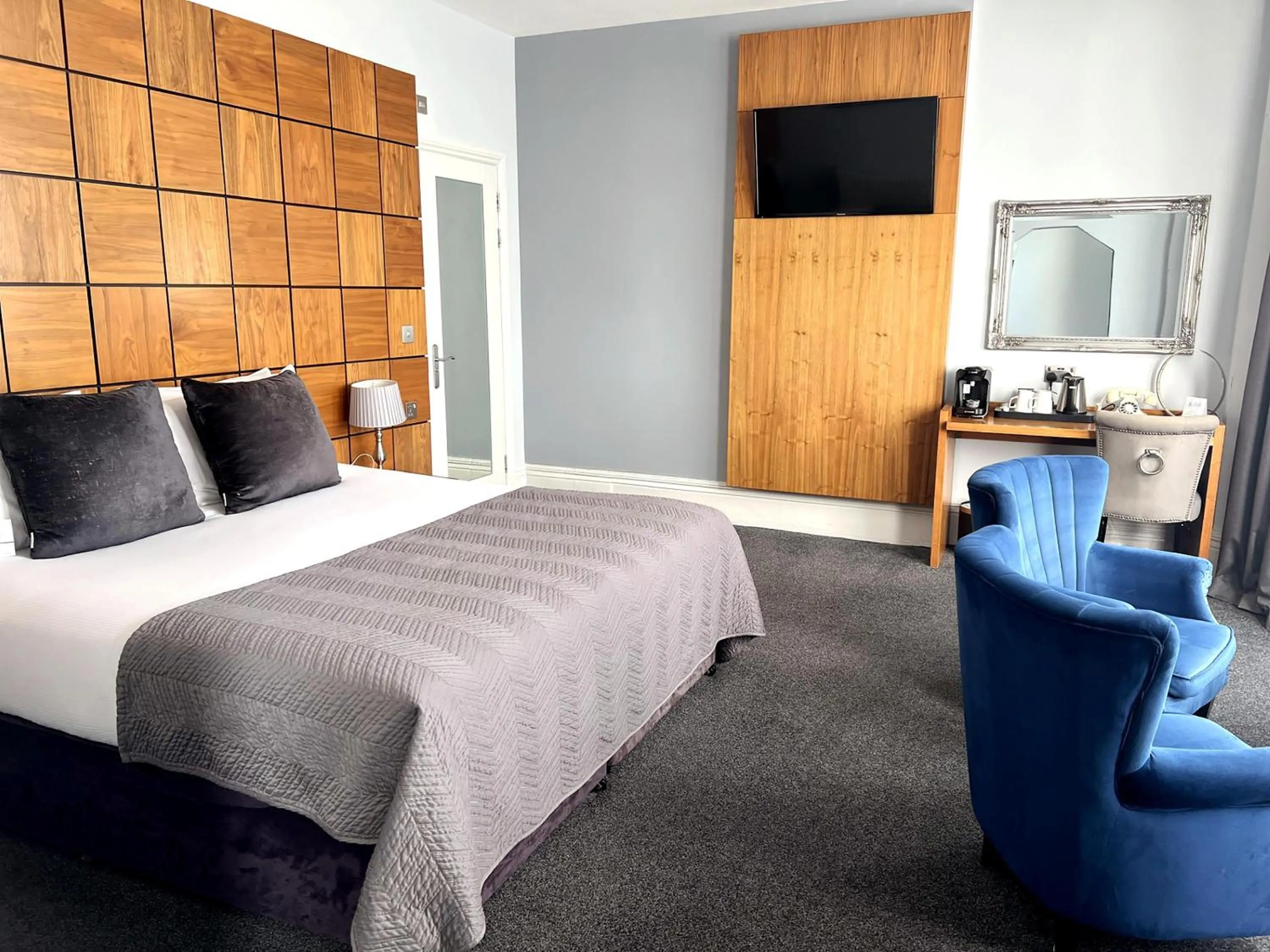 Photo of the whole room, Bed in The View Hotel Folkestone, a member of Radisson Individuals