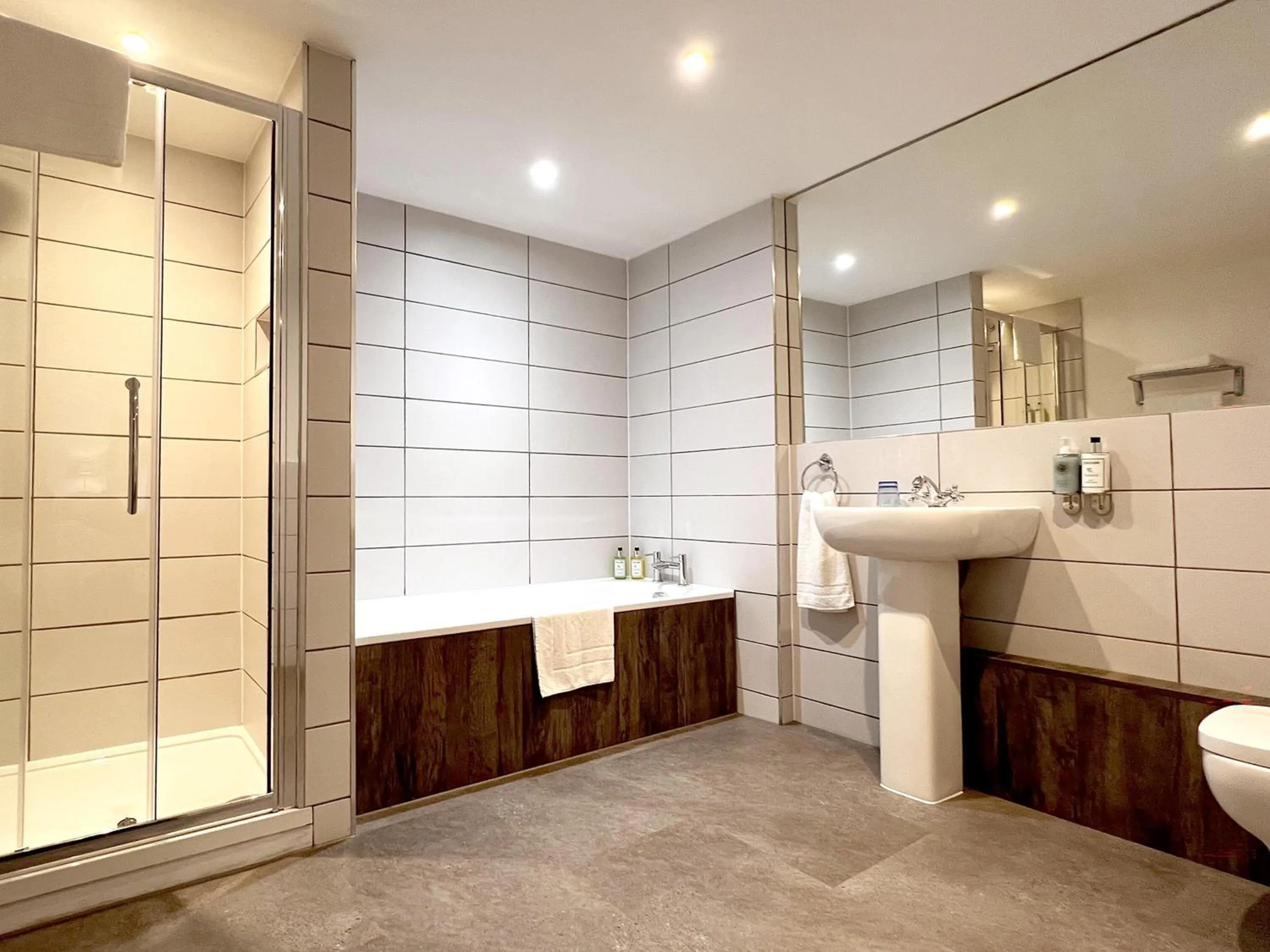 Bathroom in The View Hotel Folkestone, a member of Radisson Individuals