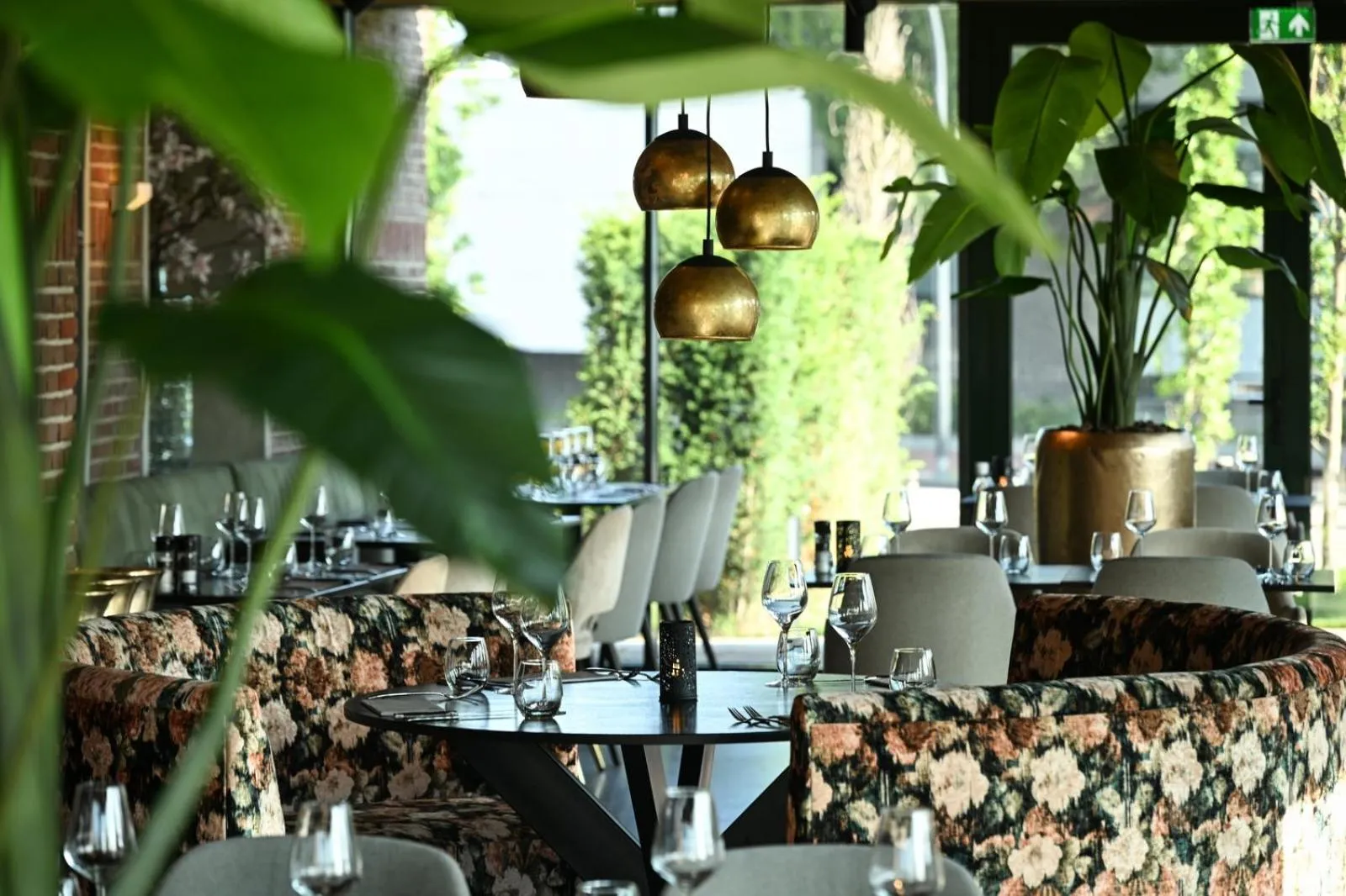 Restaurant/places to eat in Wapen van Hengelo Residence Suites - digital key by SMS and email