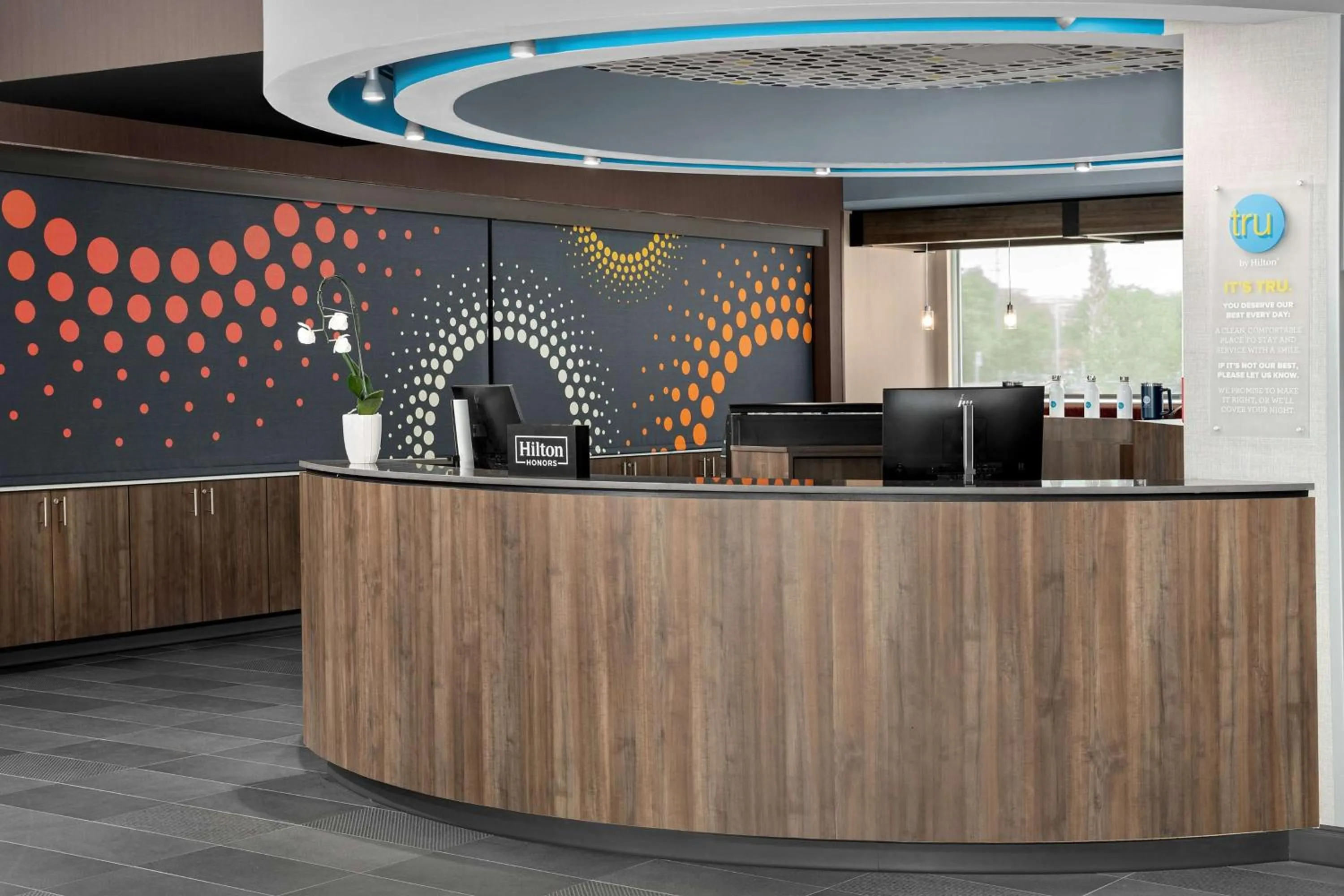 Lobby or reception in Tru By Hilton Jacksonville Airport