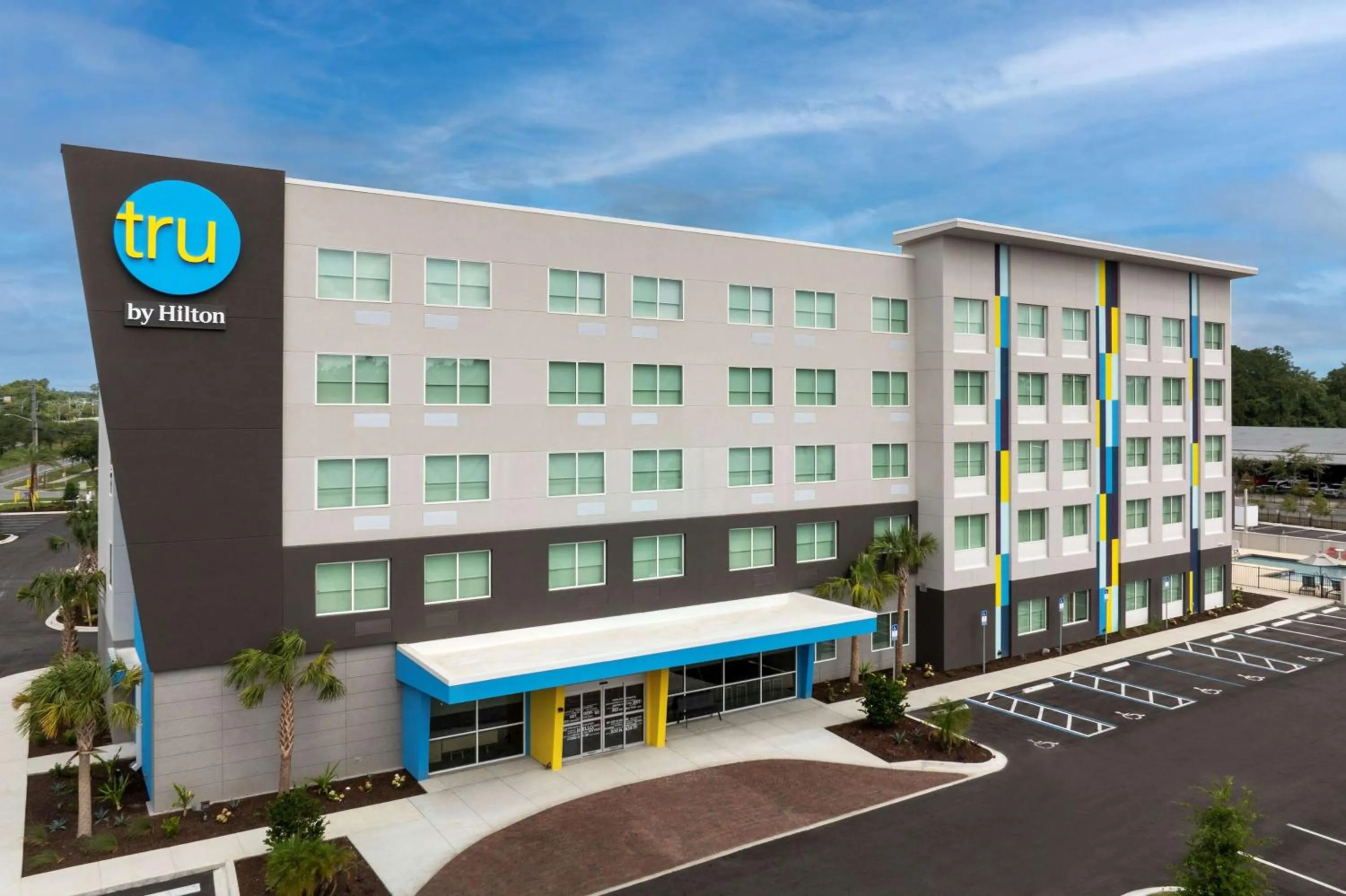Property building in Tru By Hilton Jacksonville Airport