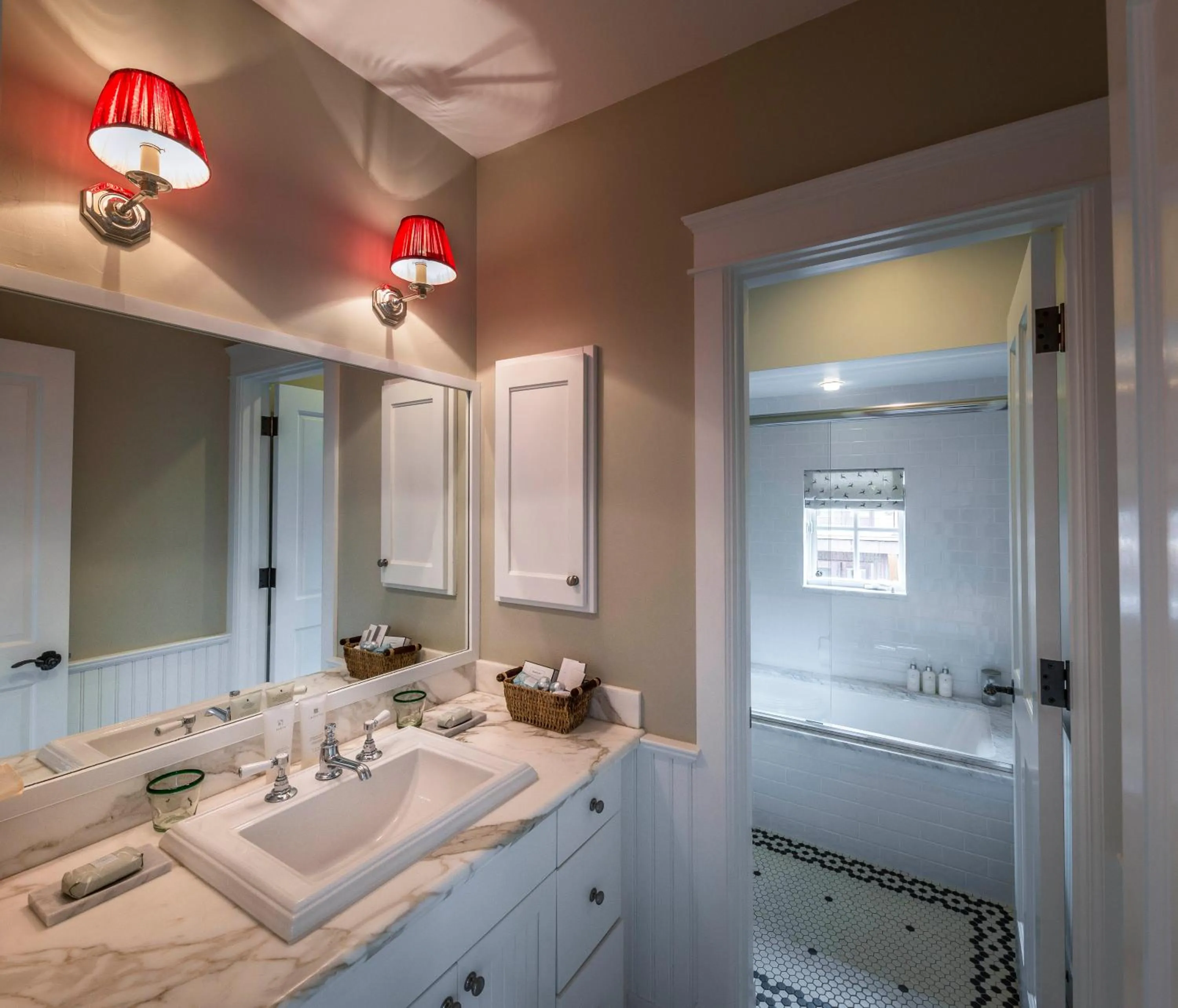Bathroom in Dunton Town House Hotel