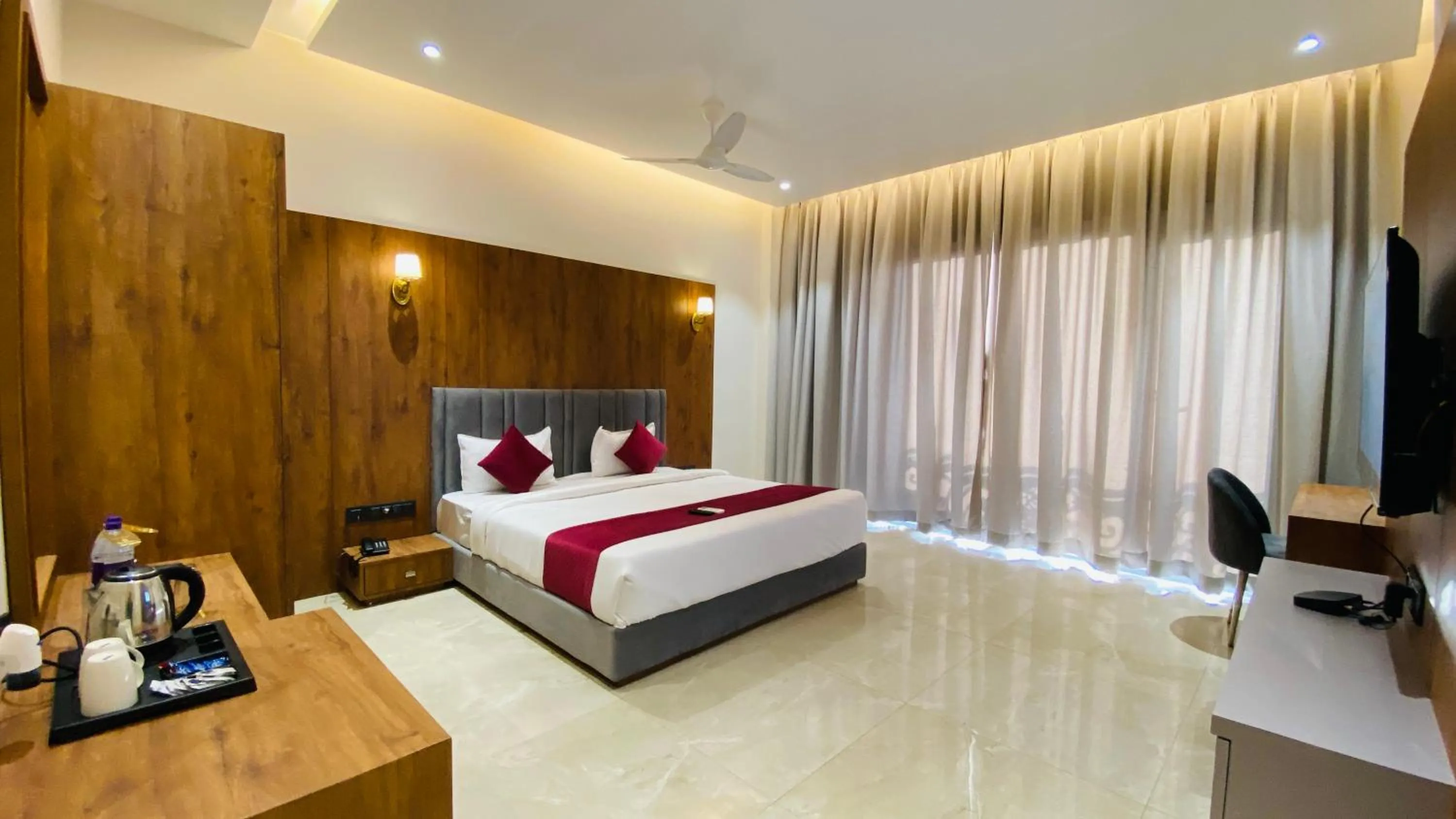 Bed in Gaurison Hotel and Resorts