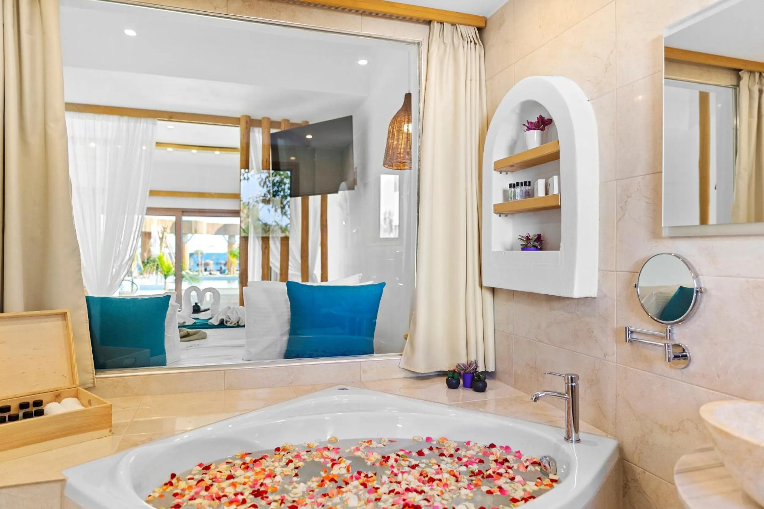 Bathroom in Alia Beachfront Suites and Spa