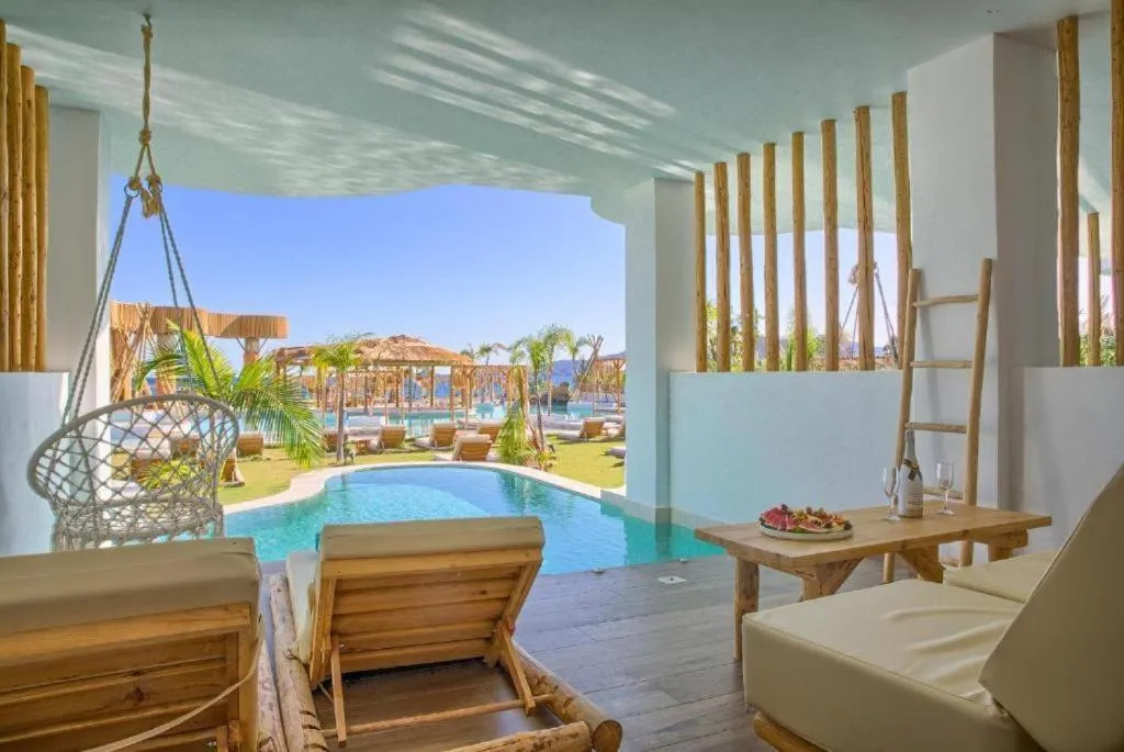 Alia Beachfront Suites and Spa