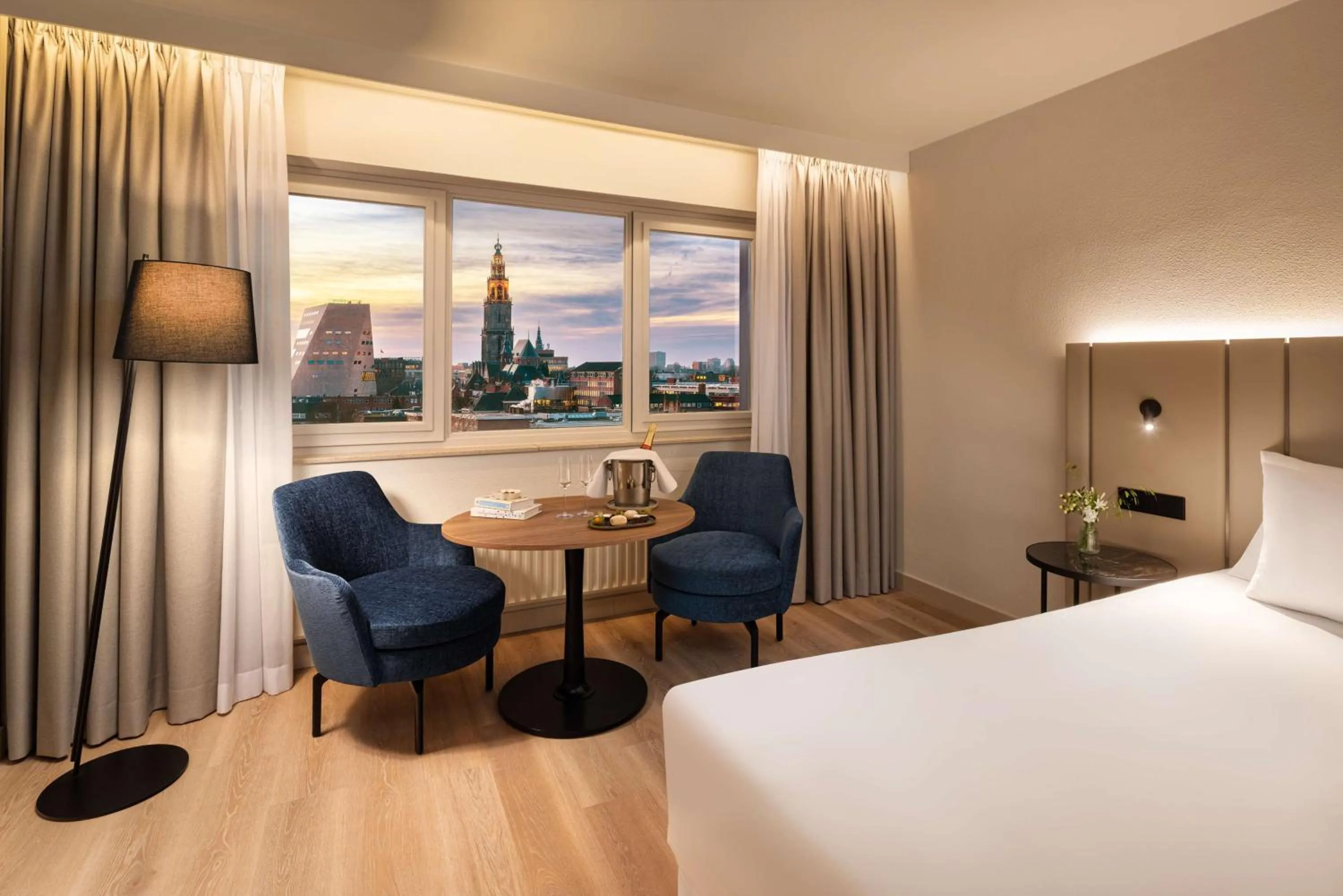 Bedroom, Bed in NH Groningen Hotel