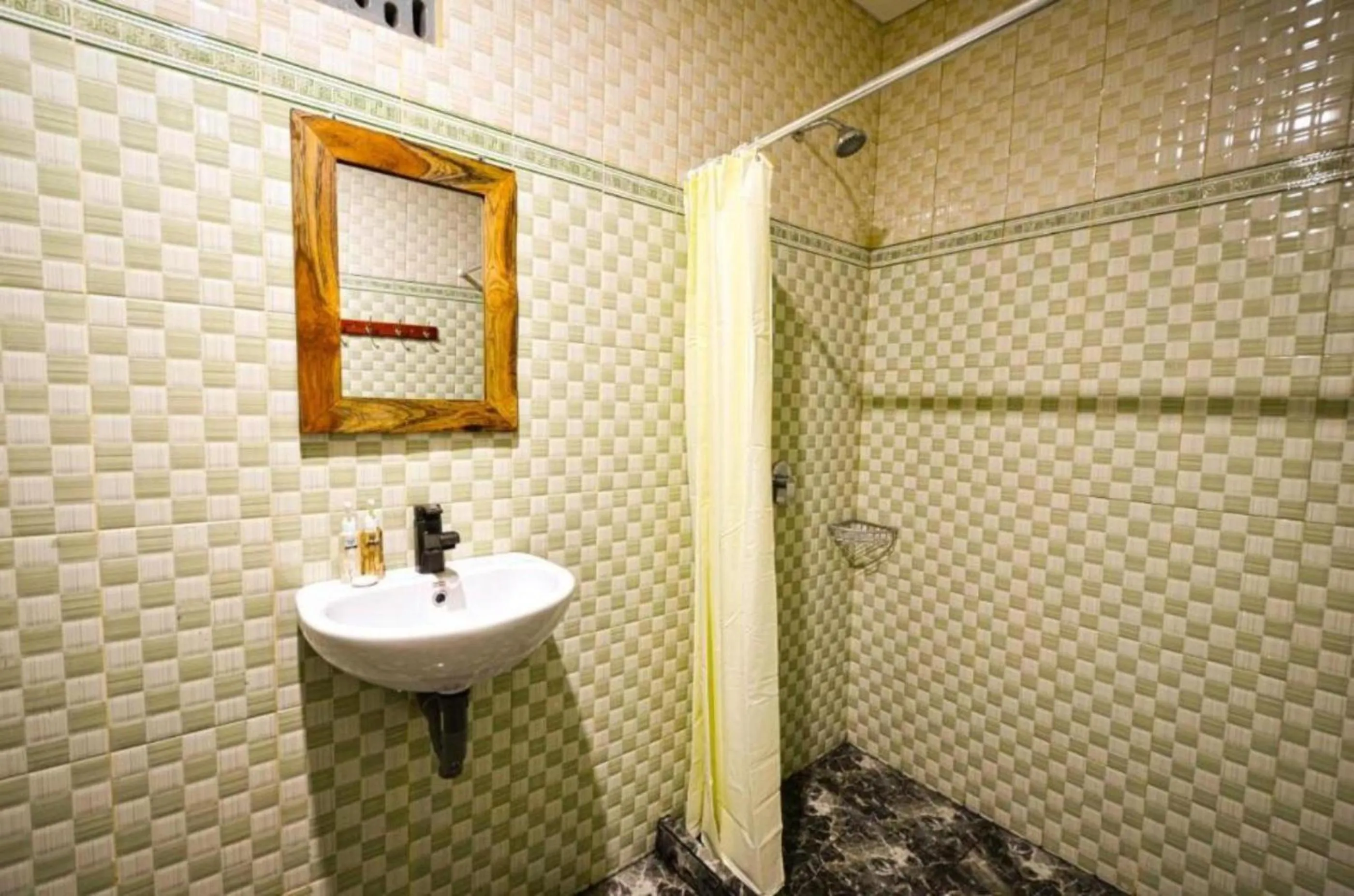 Shower in Canggu Kayuma House