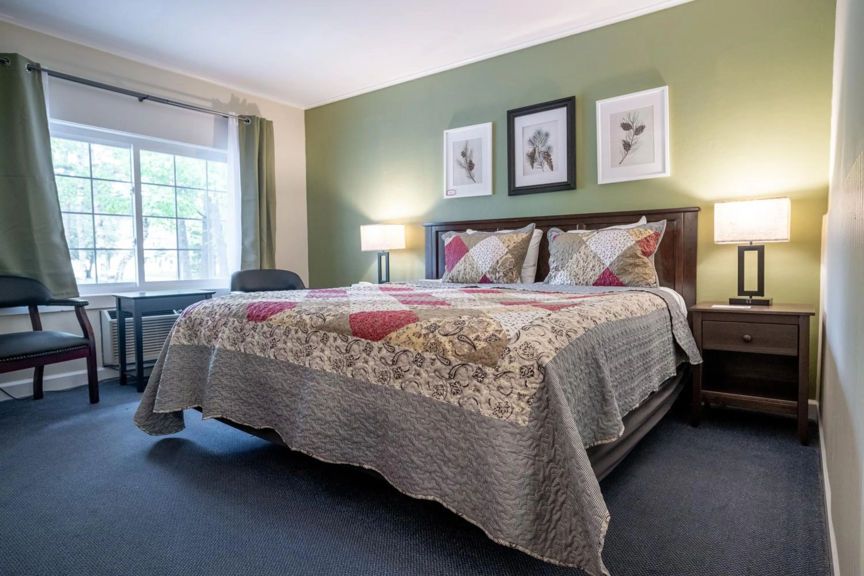 Bed in Acadia Pines Motel