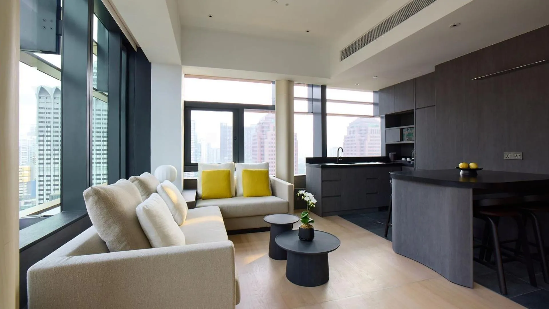 Kitchen or kitchenette in COMO Metropolitan Singapore