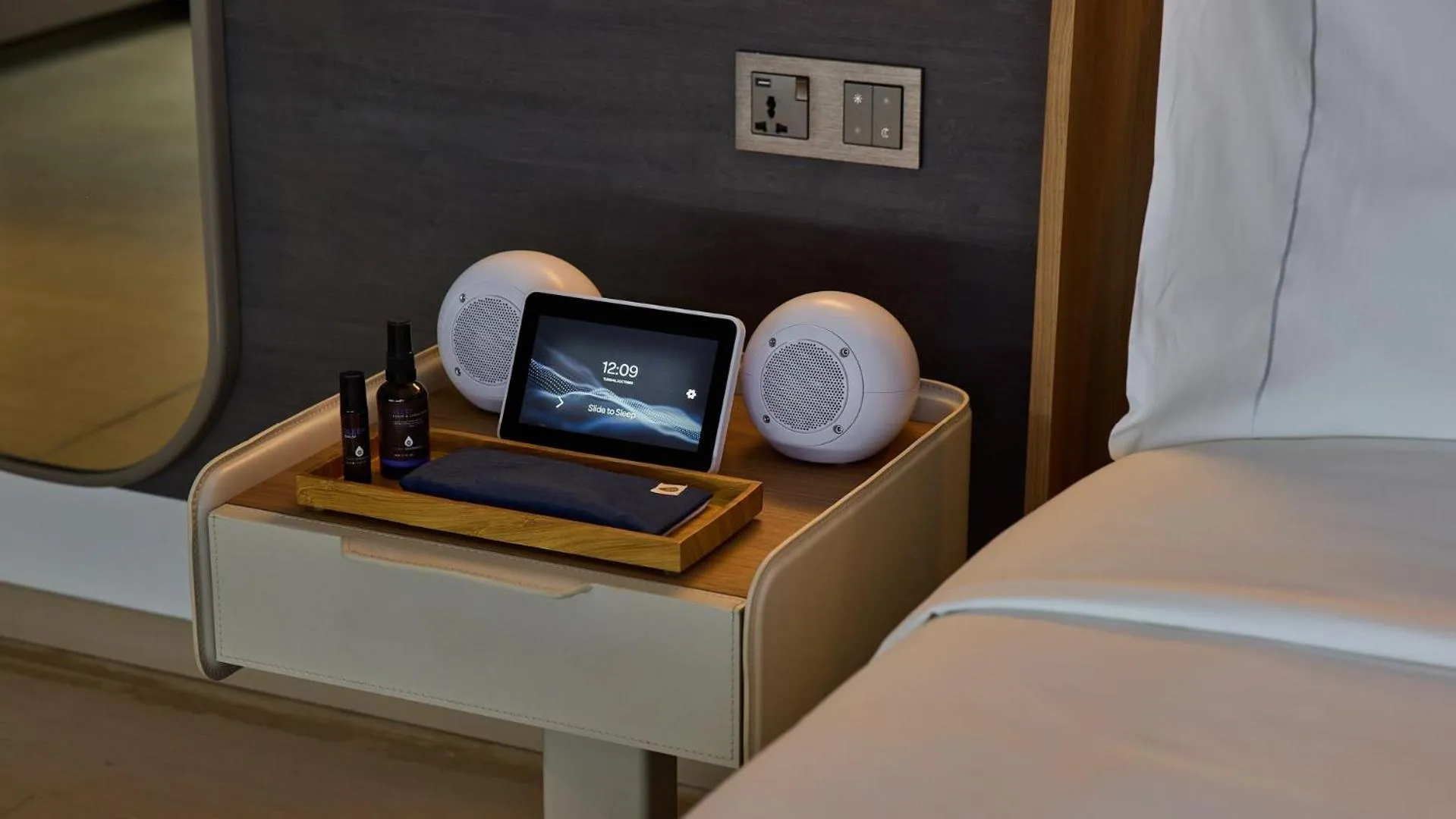 TV and multimedia, Bed in COMO Metropolitan Singapore