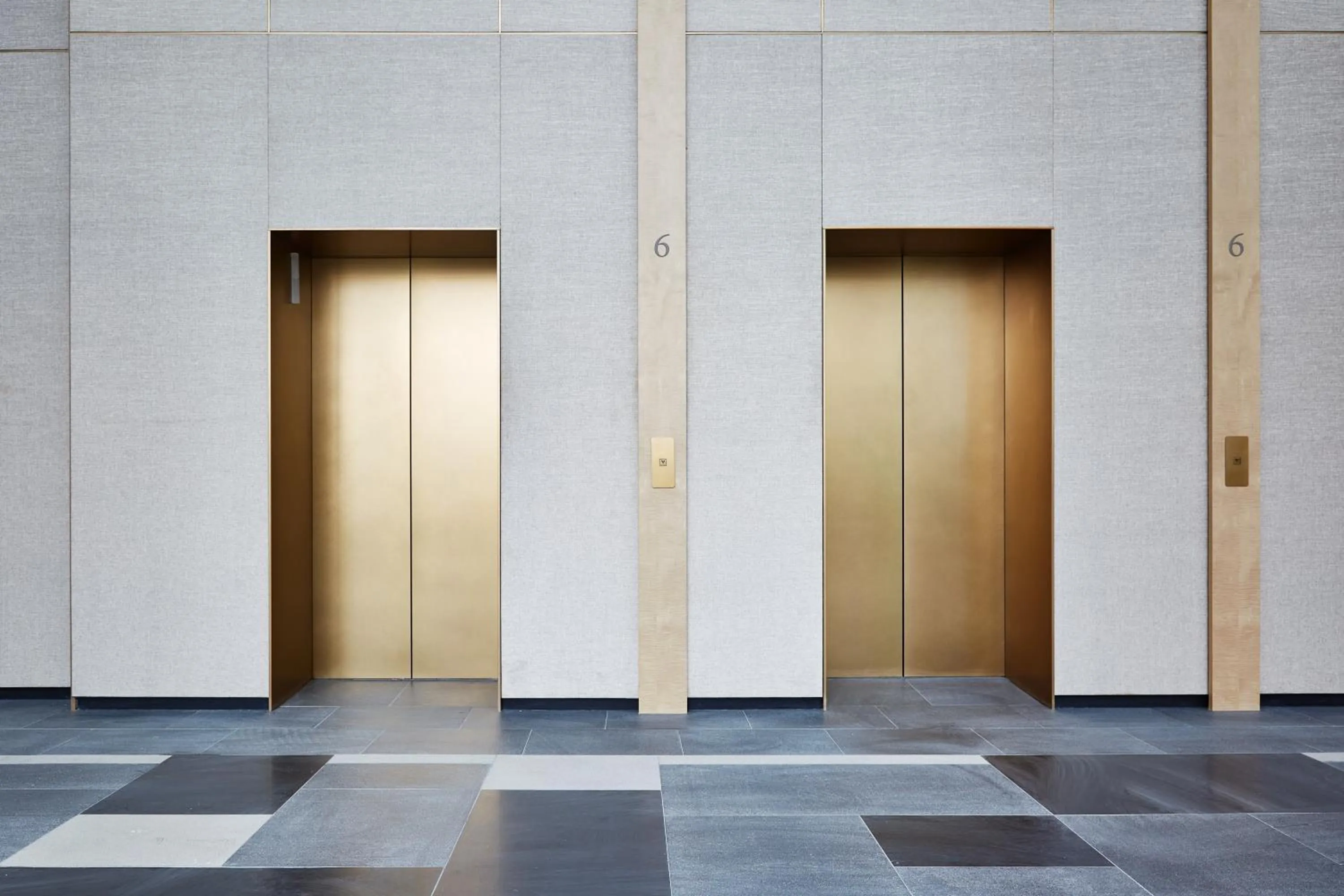 elevator in COMO Metropolitan Singapore