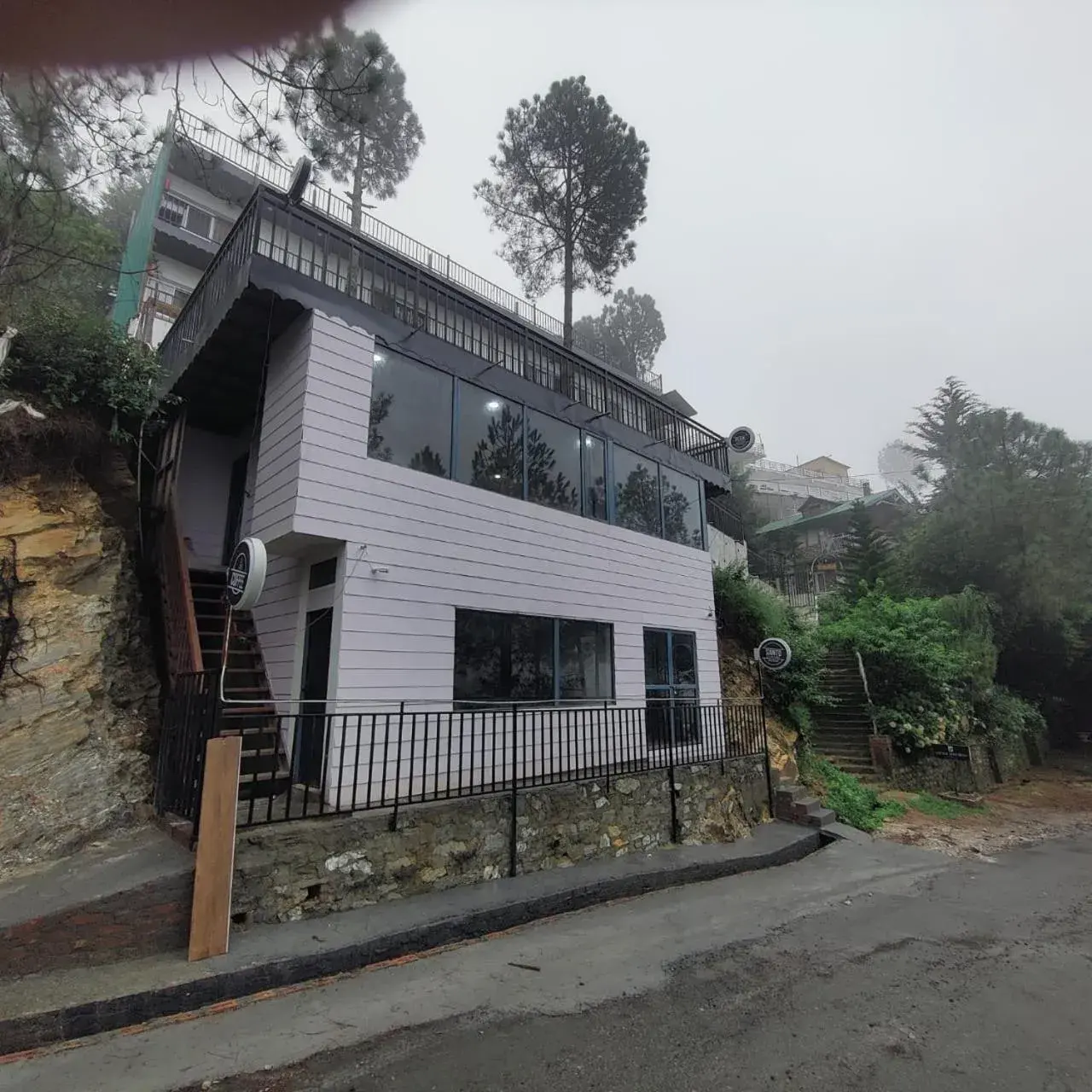 Suite in Hotel Pearl Residency Suite in Hotel Pearl Residency