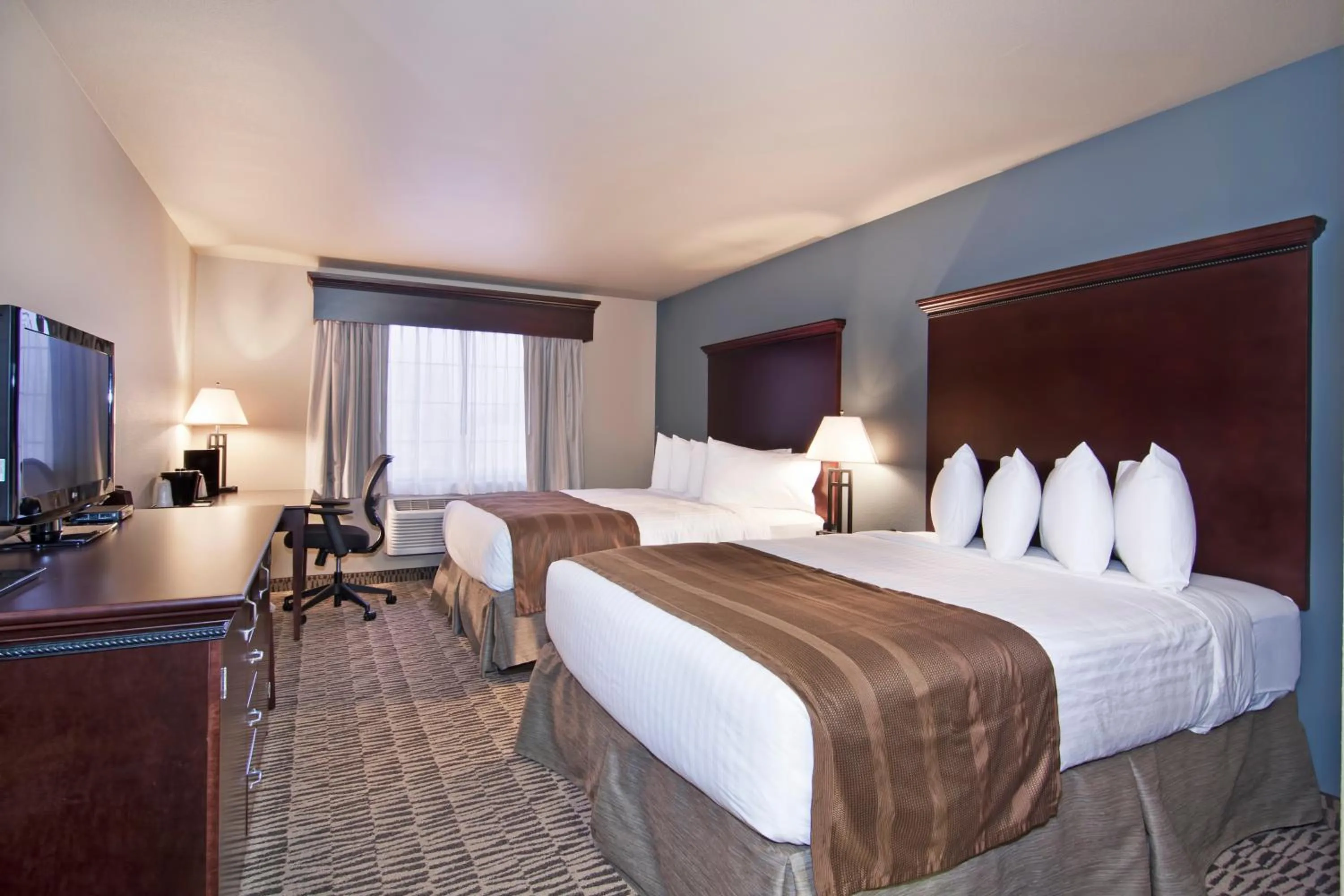 Photo of the whole room, Bed in The Watford