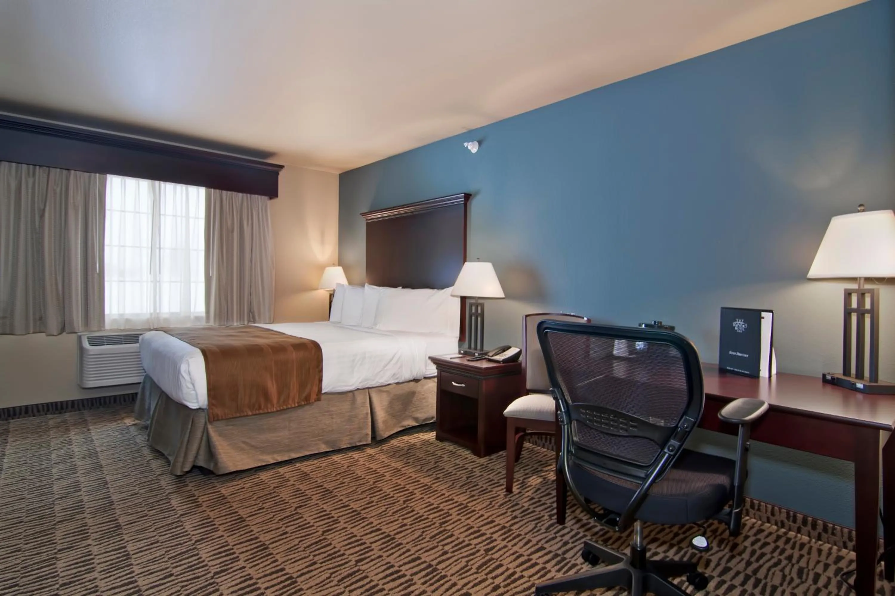 Photo of the whole room, Bed in The Watford