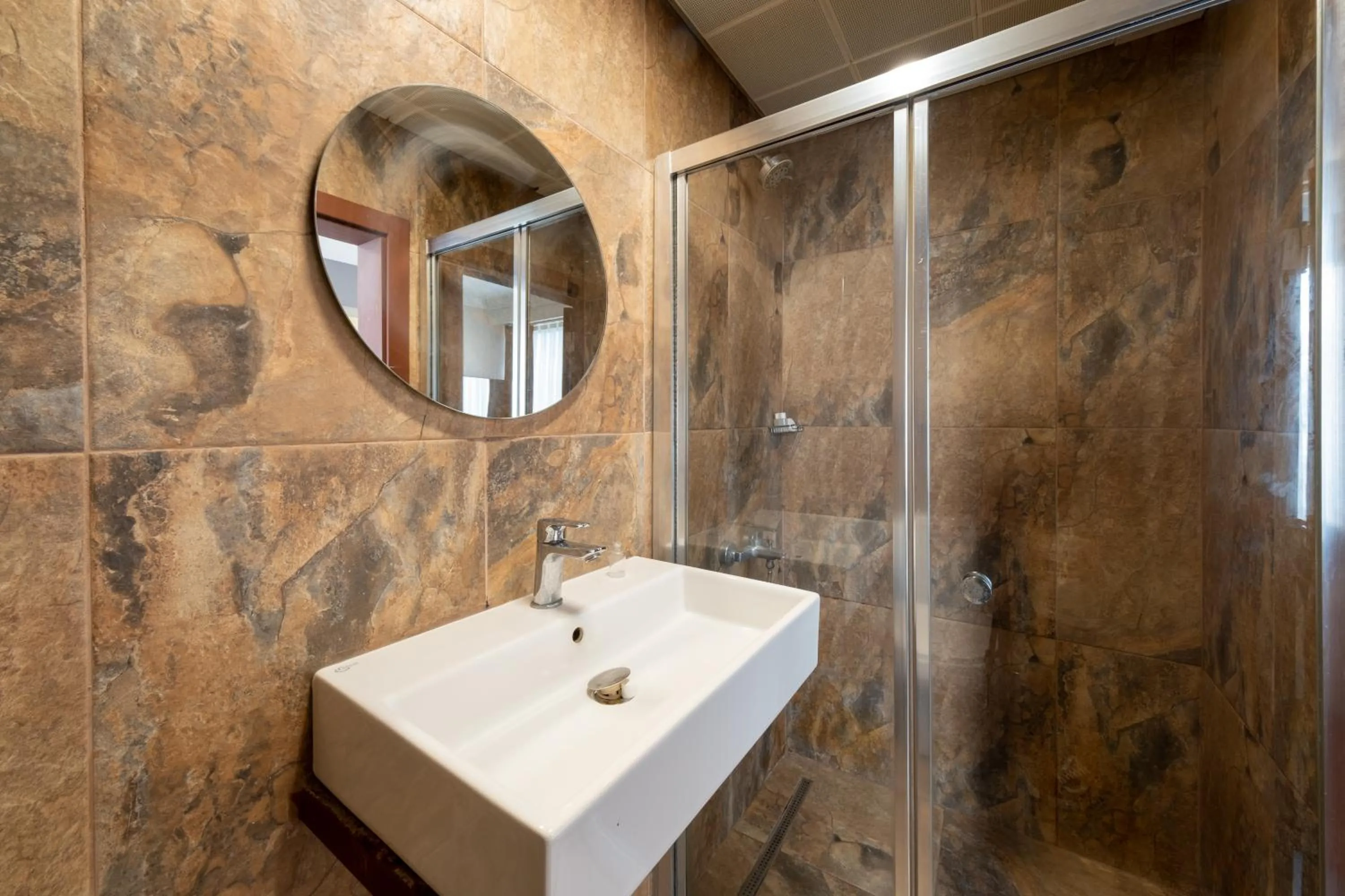 Shower in Istanbul Nova Hotel