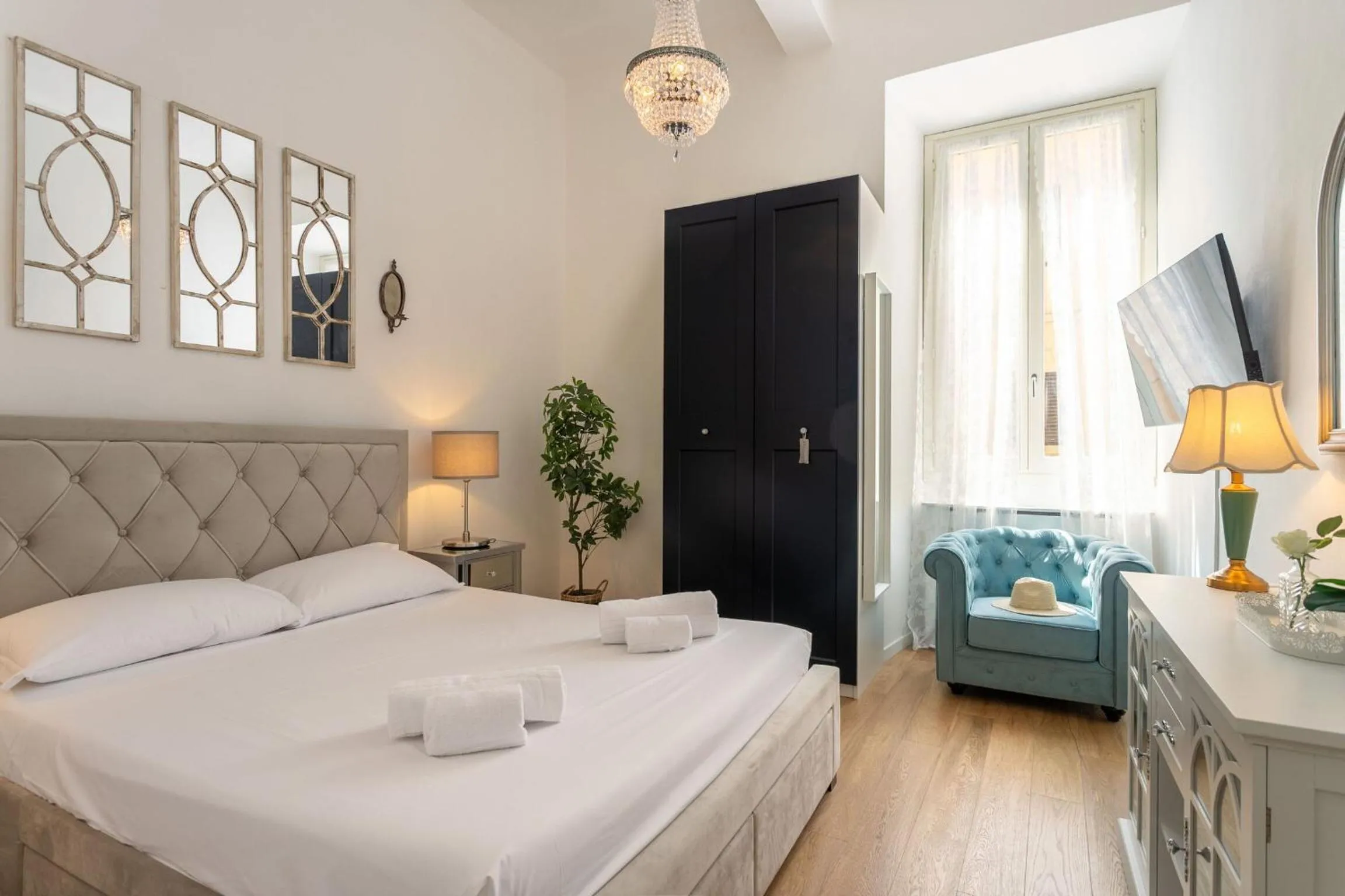 Bedroom, Bed in Pearl Of Florence by Halldis