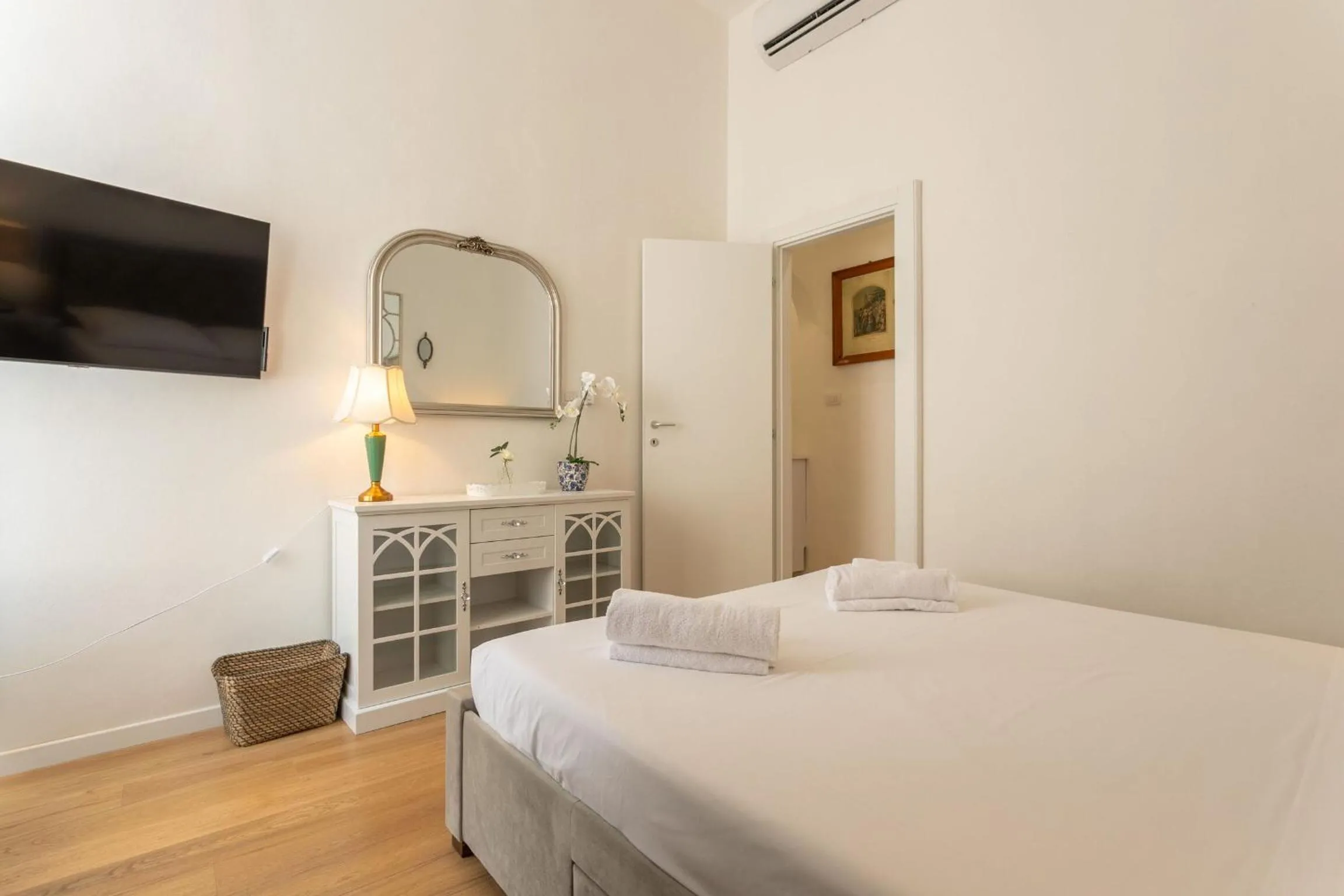 Bedroom, Bed in Pearl Of Florence by Halldis