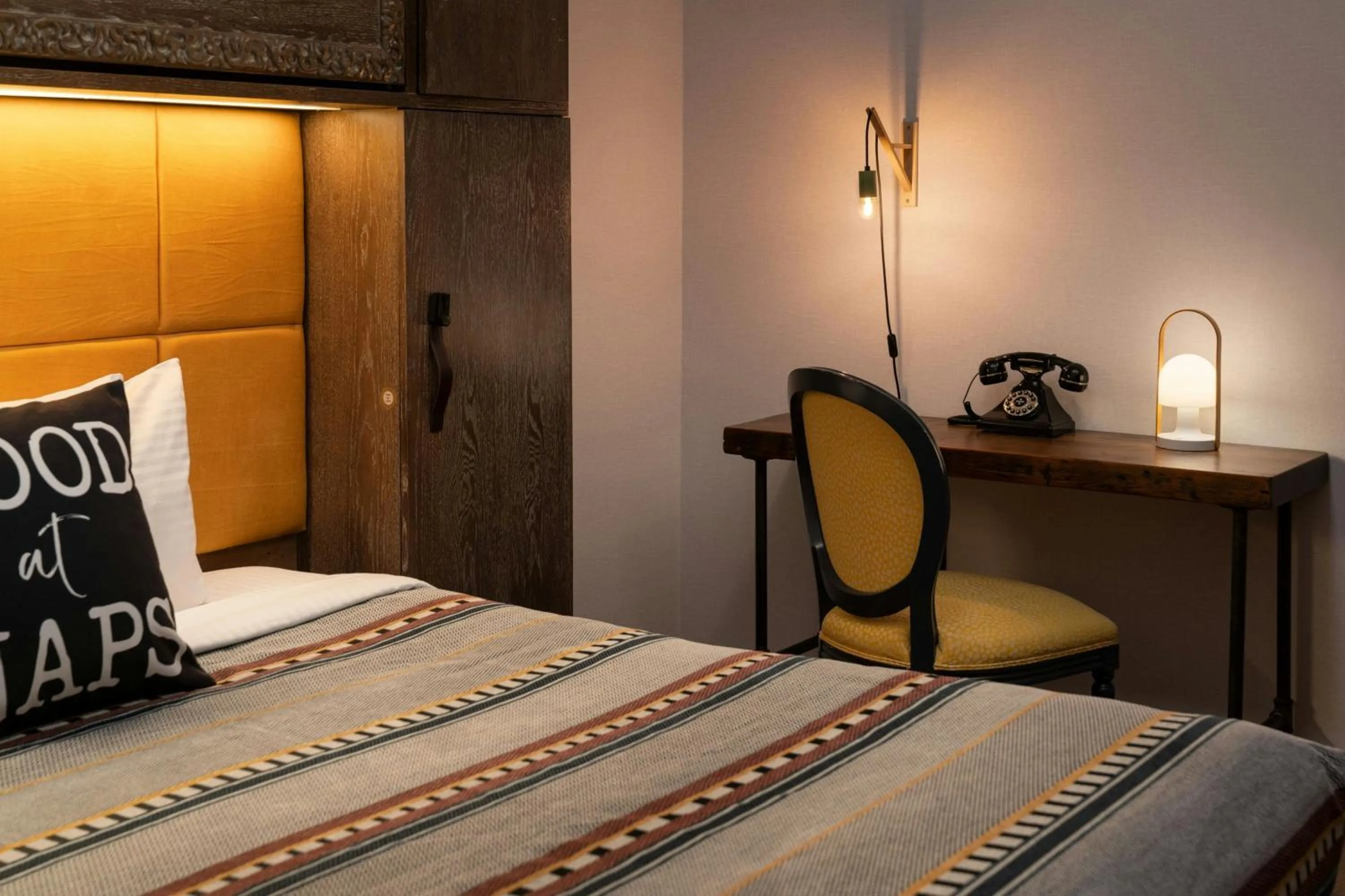 Photo of the whole room, Bed in The Waterman