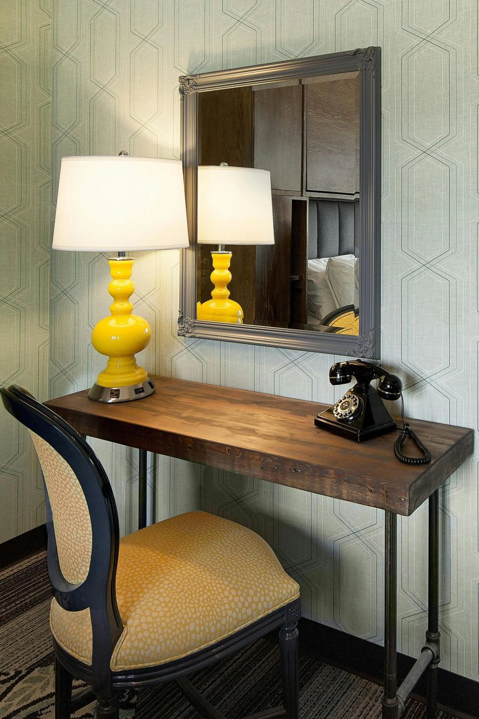 Photo of the whole room in The Waterman