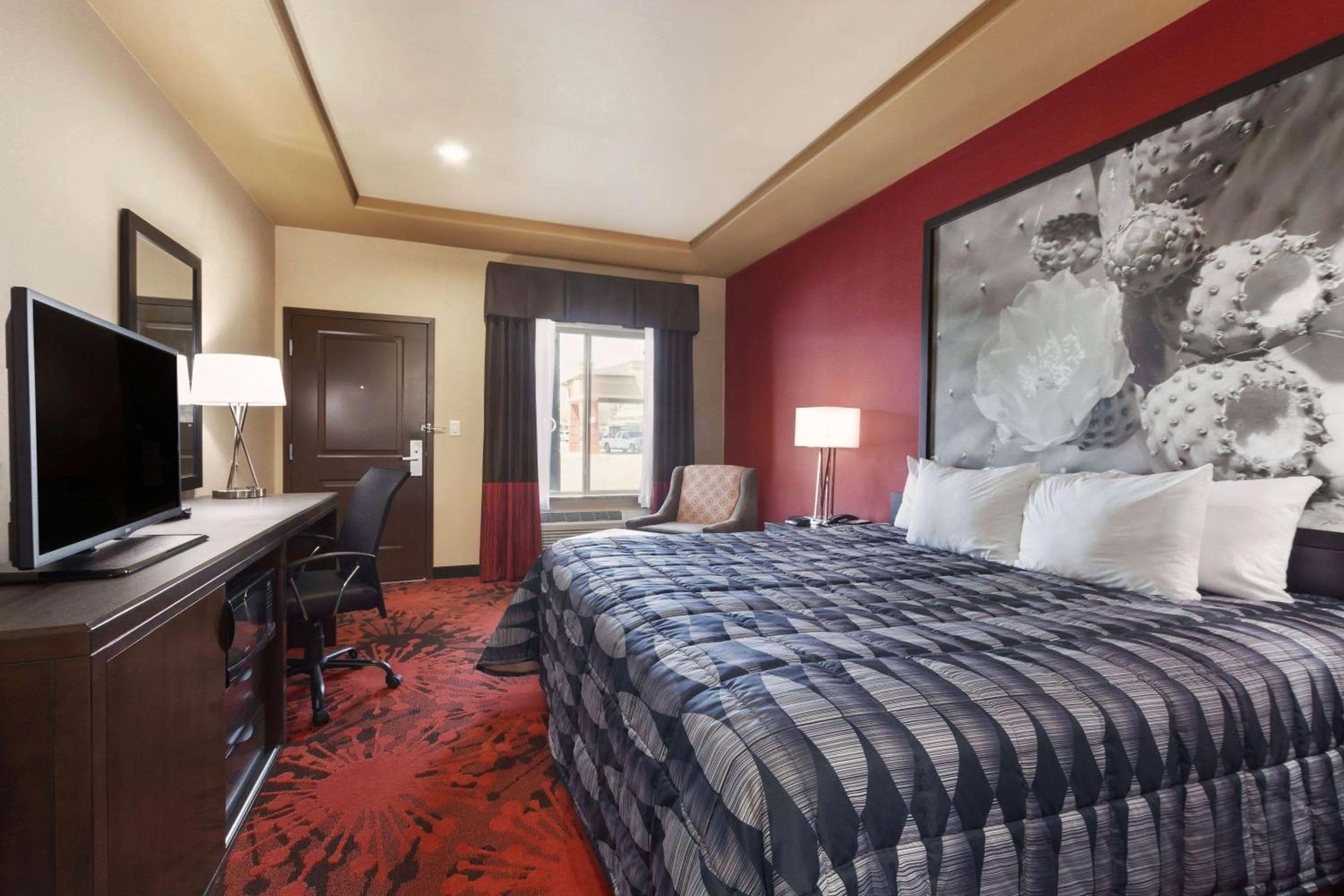 Photo of the whole room, Bed in Super 8 by Wyndham Karnes City