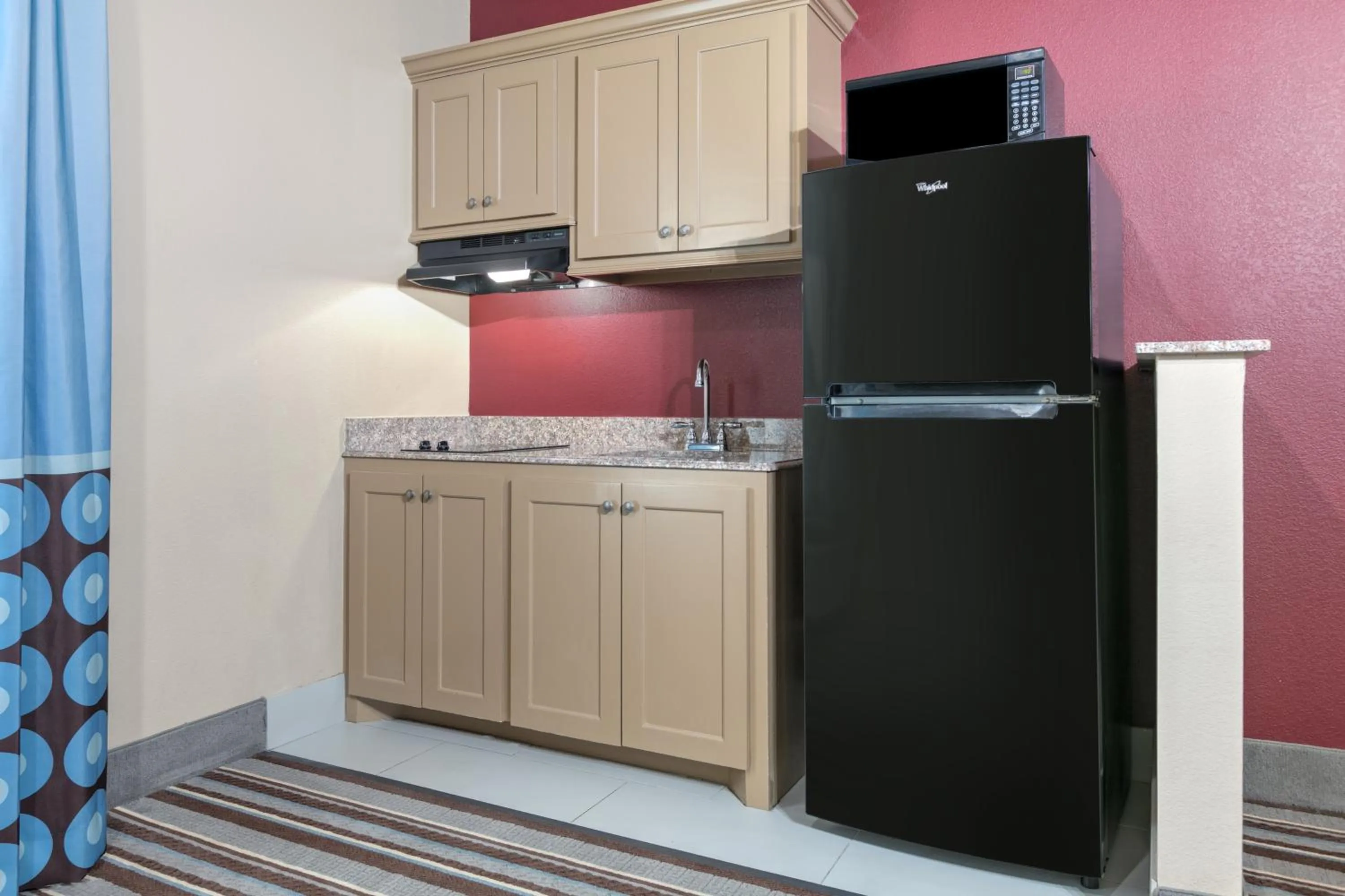 Kitchen or kitchenette in Super 8 by Wyndham Karnes City