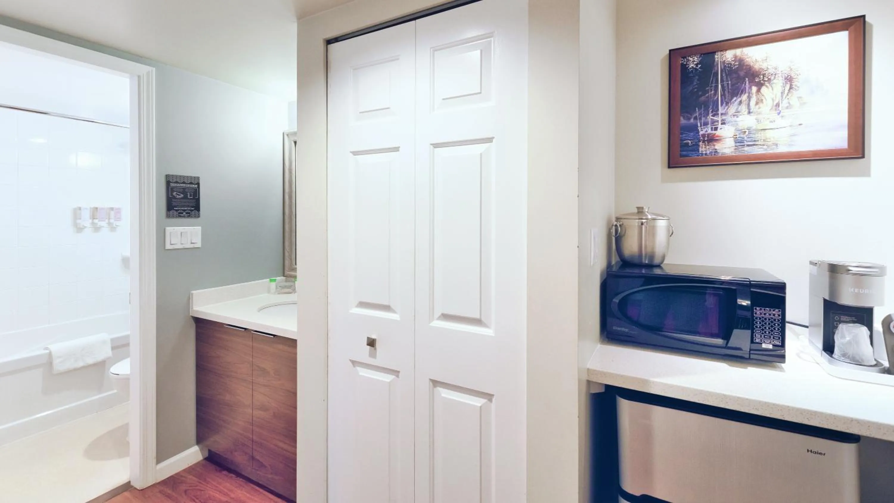 Gibsons Garden Hotel