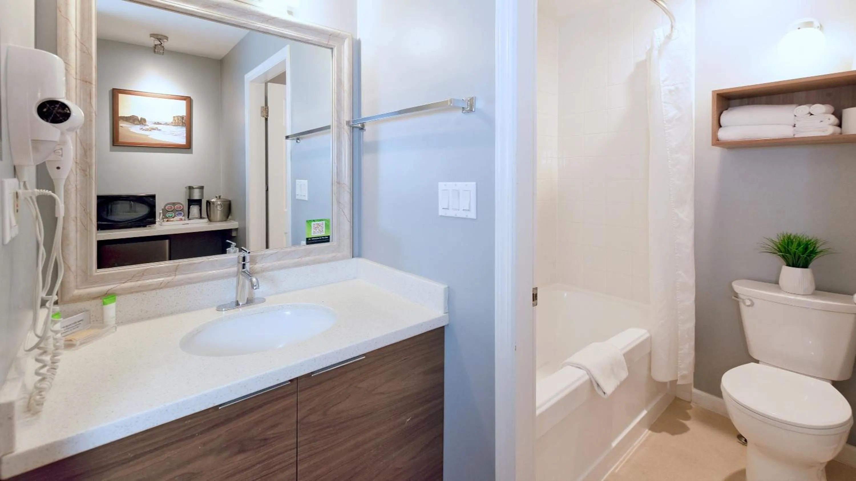 Gibsons Garden Hotel