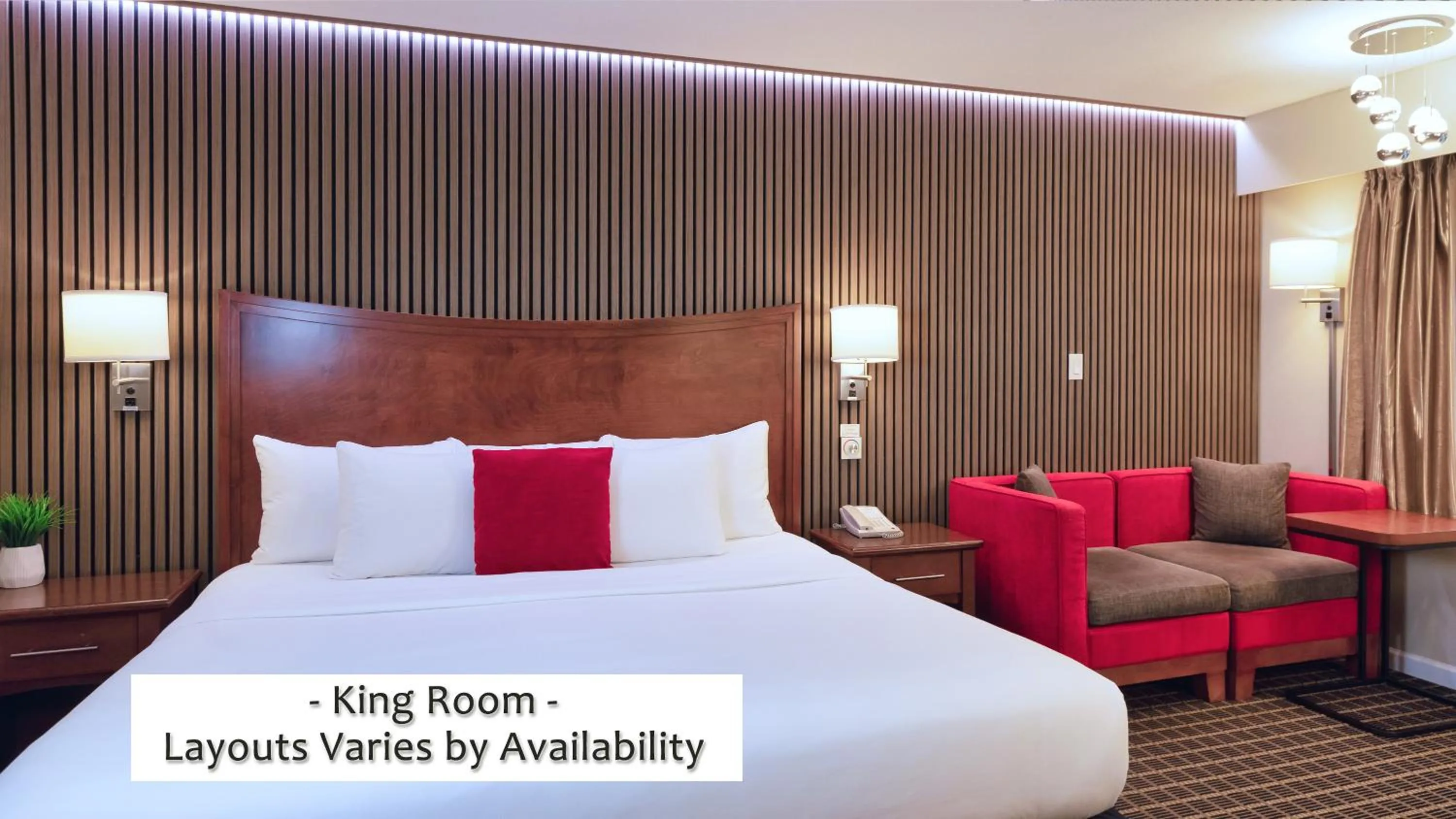 Bed in Gibsons Garden Hotel